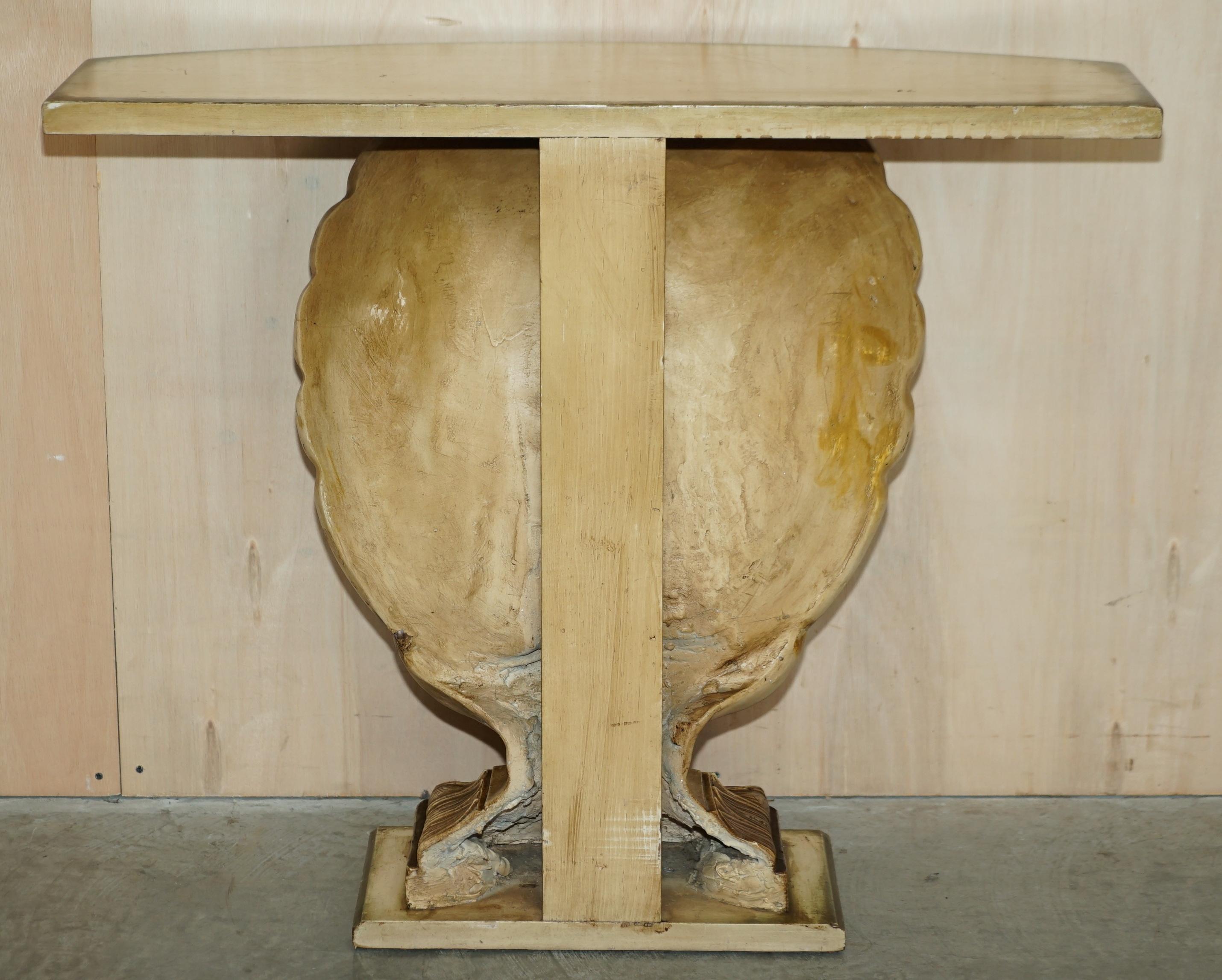 Table console en plâtre doré d'après Groult Mid Century circa 1960 Sea Clamp Shell en vente 3