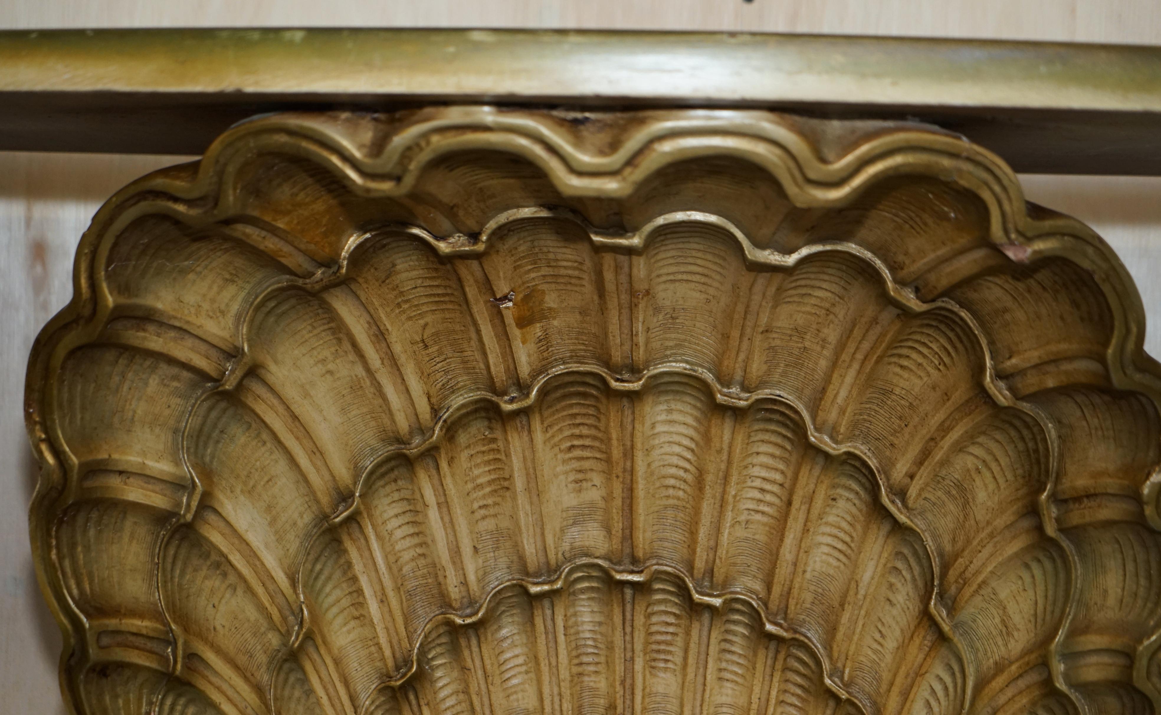 Fait main Table console en plâtre doré d'après Groult Mid Century circa 1960 Sea Clamp Shell en vente