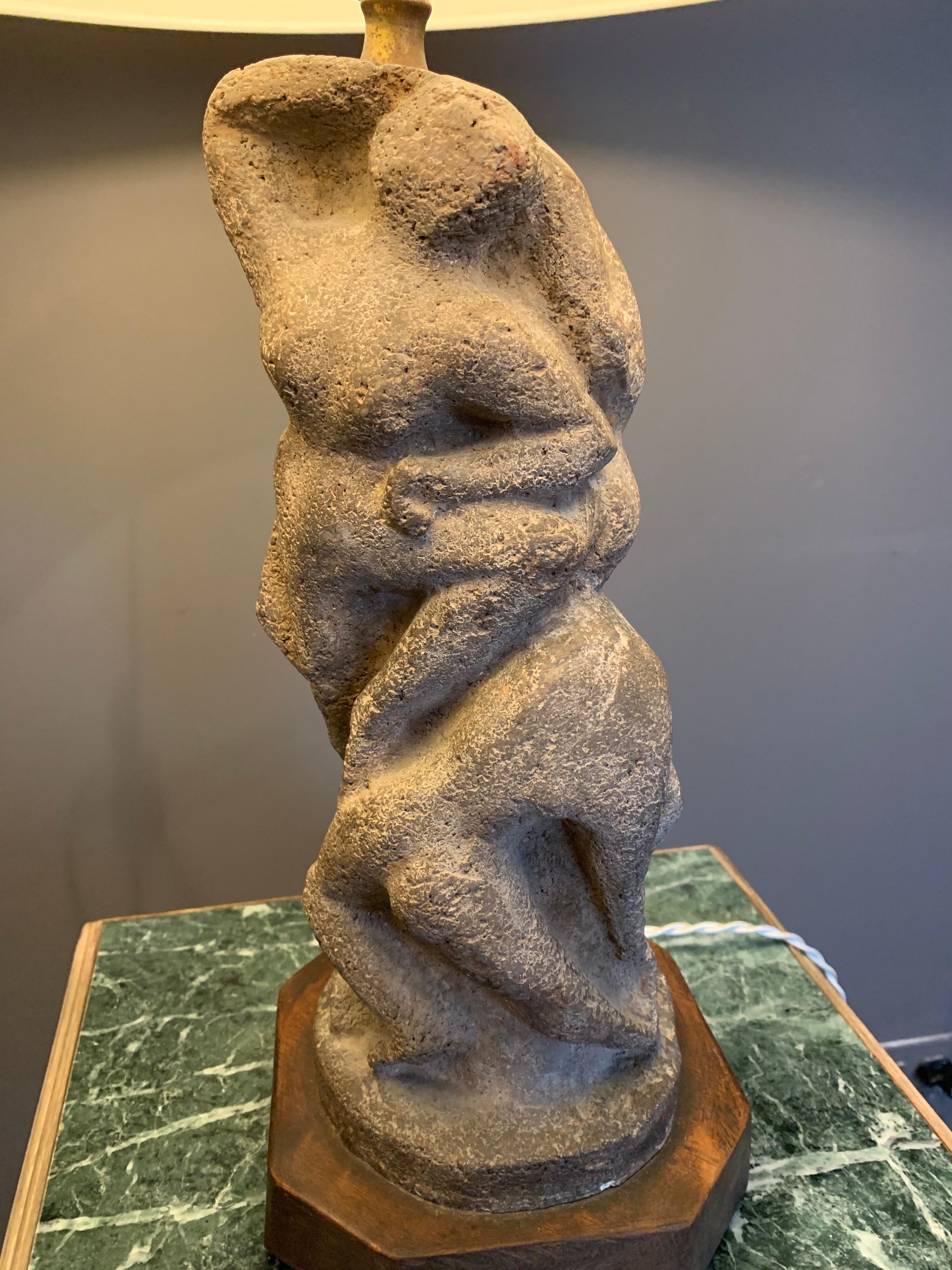 Sculpté Lampe de bureau en pierre sculptée d'après H. Moore en vente