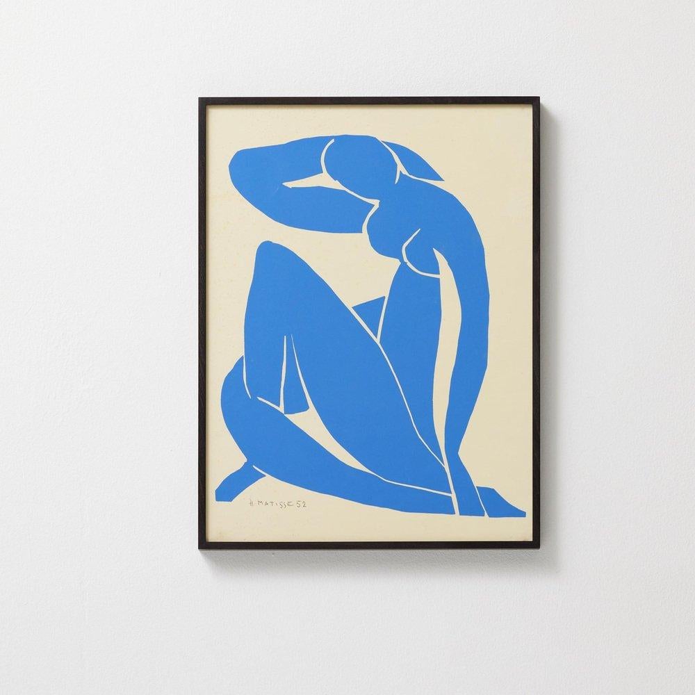 Encadré d'après Henri Matisse Lithographie bleue découpée Nu Bleu I, 1980 Lithographie en couleur d'après l'œuvre d'Henri Matisse, vers 1980. Signé dans la pierre. Édité par l'Edition des Nouvelles Images, France. Encadré. 

En état d'origine, avec