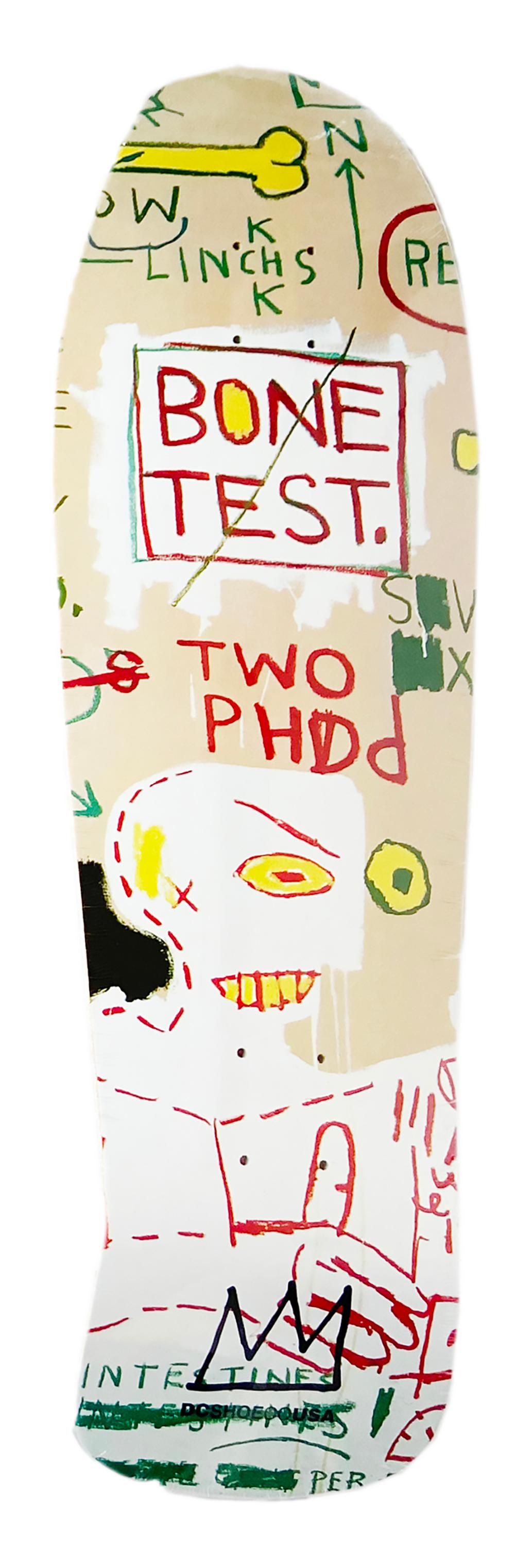 DC x Nachlass von Jean-Michel Basquiat Skate Deck
Hochdekoratives Deck, lizenziert vom Estate of Jean-Michel Basquiat in Zusammenarbeit mit Artestar im Jahr 2021, mit lizenzierten Bildern von Basquiats Carbon aus den frühen 1980er Jahren ("Bone