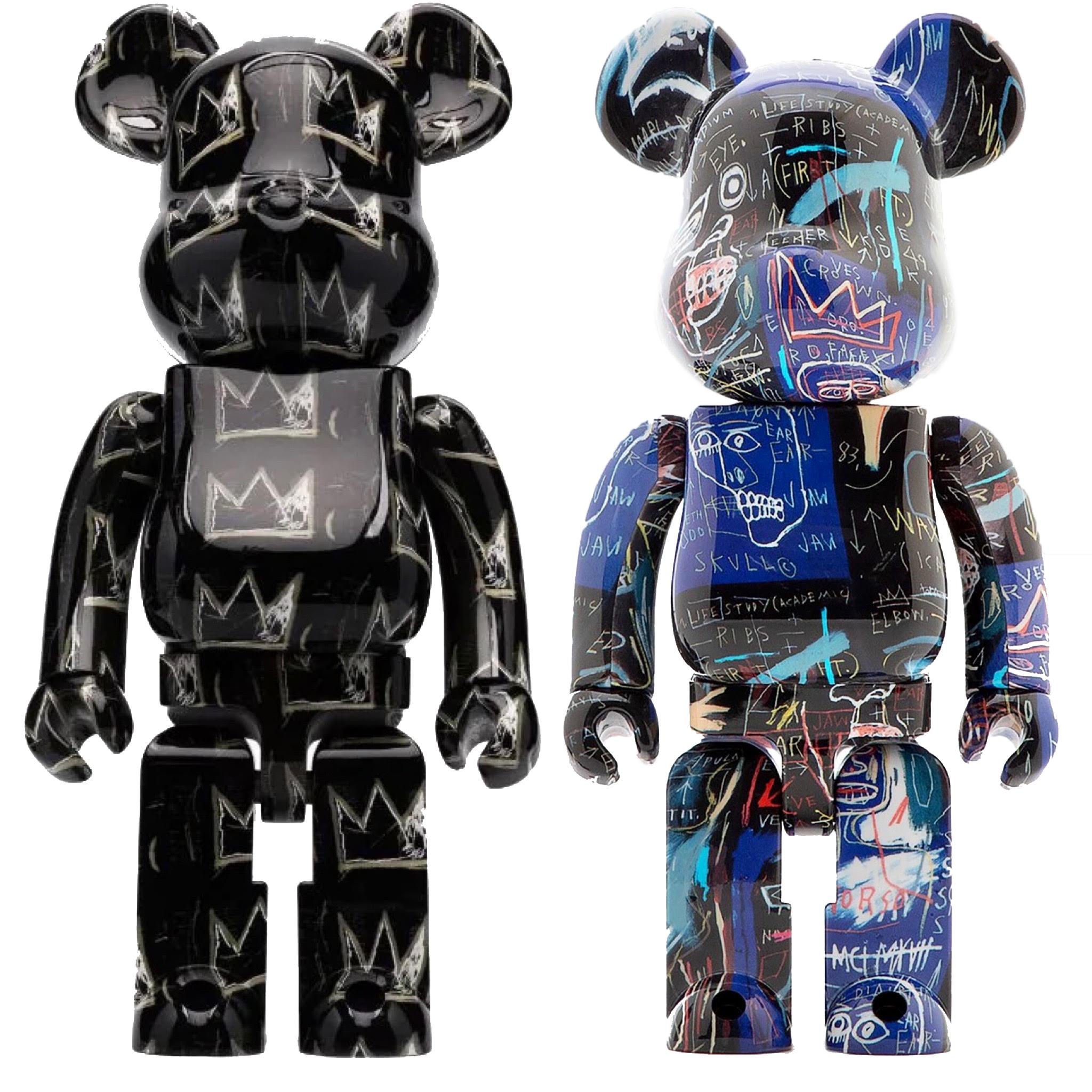 Be@rbrick x Nachlass von Jean-Michel Basquiat 1000% Figuren: Satz von zwei Werken:
Einzigartige, hochdekorative (27 cm hoch) Basquiat-Statuen, die vom Nachlass von Jean-Michel Basquiat geschützt und lizenziert sind. Dieses Set zeigt Details aus