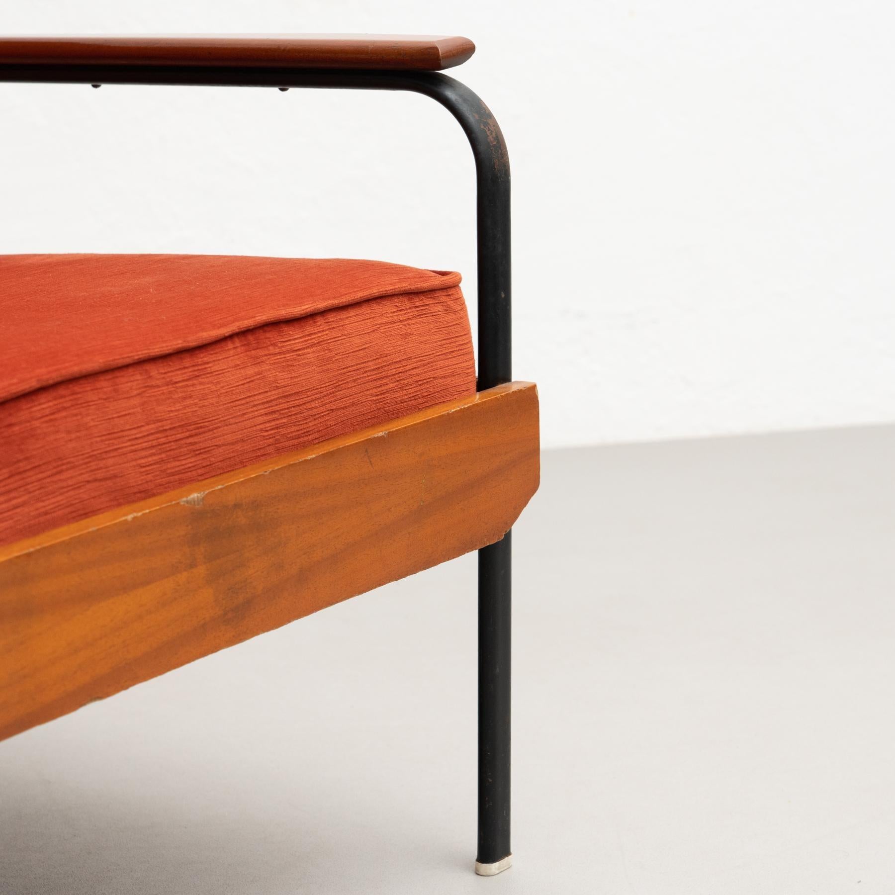 After Jean Prouve French Mid-Century Modern Wood and Metal Easy Chair In Good Condition For Sale In Barcelona, ES