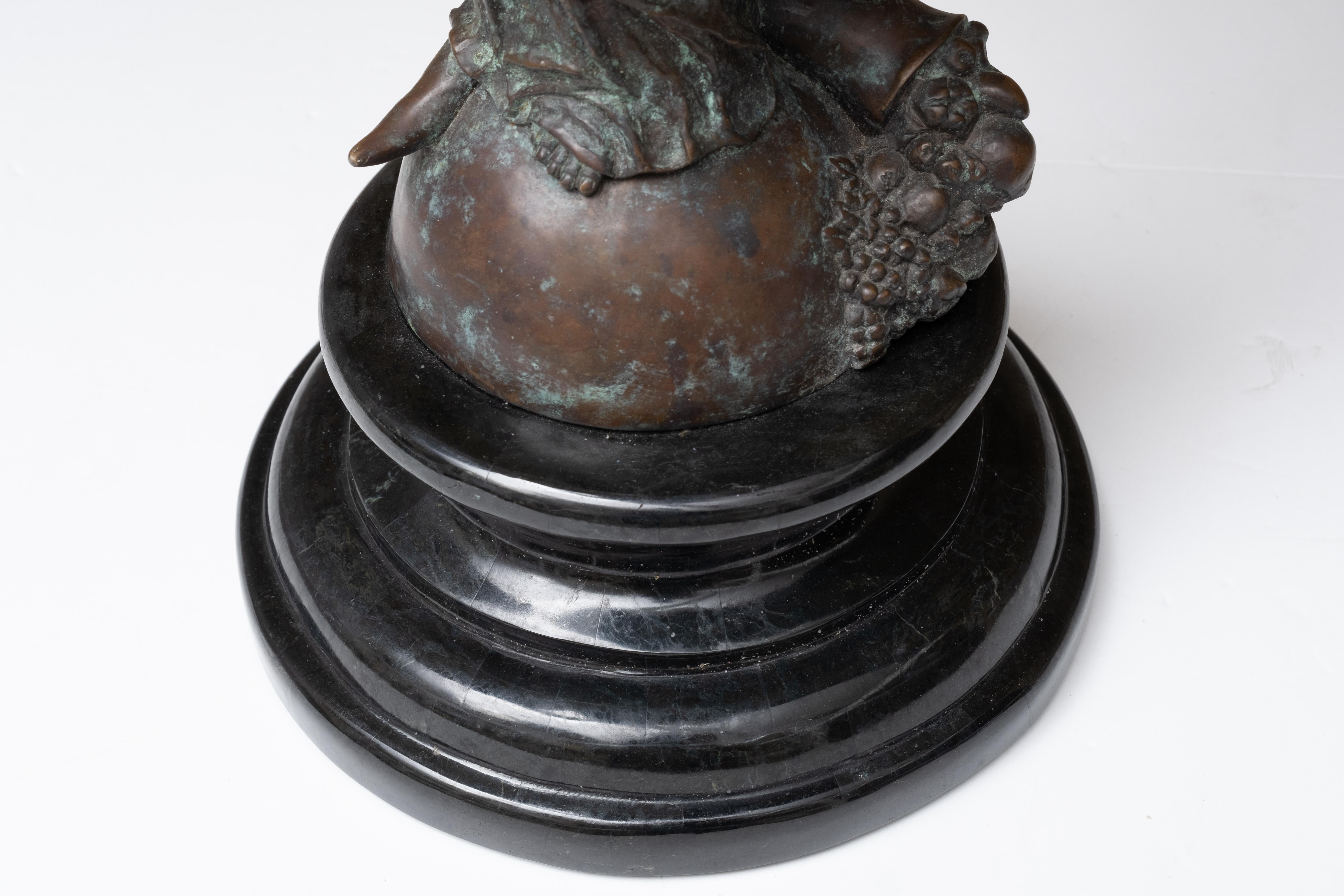 Dopo Jules Felix Coutan, scultura figurativa in bronzo della Dea della Pace in vendita 1