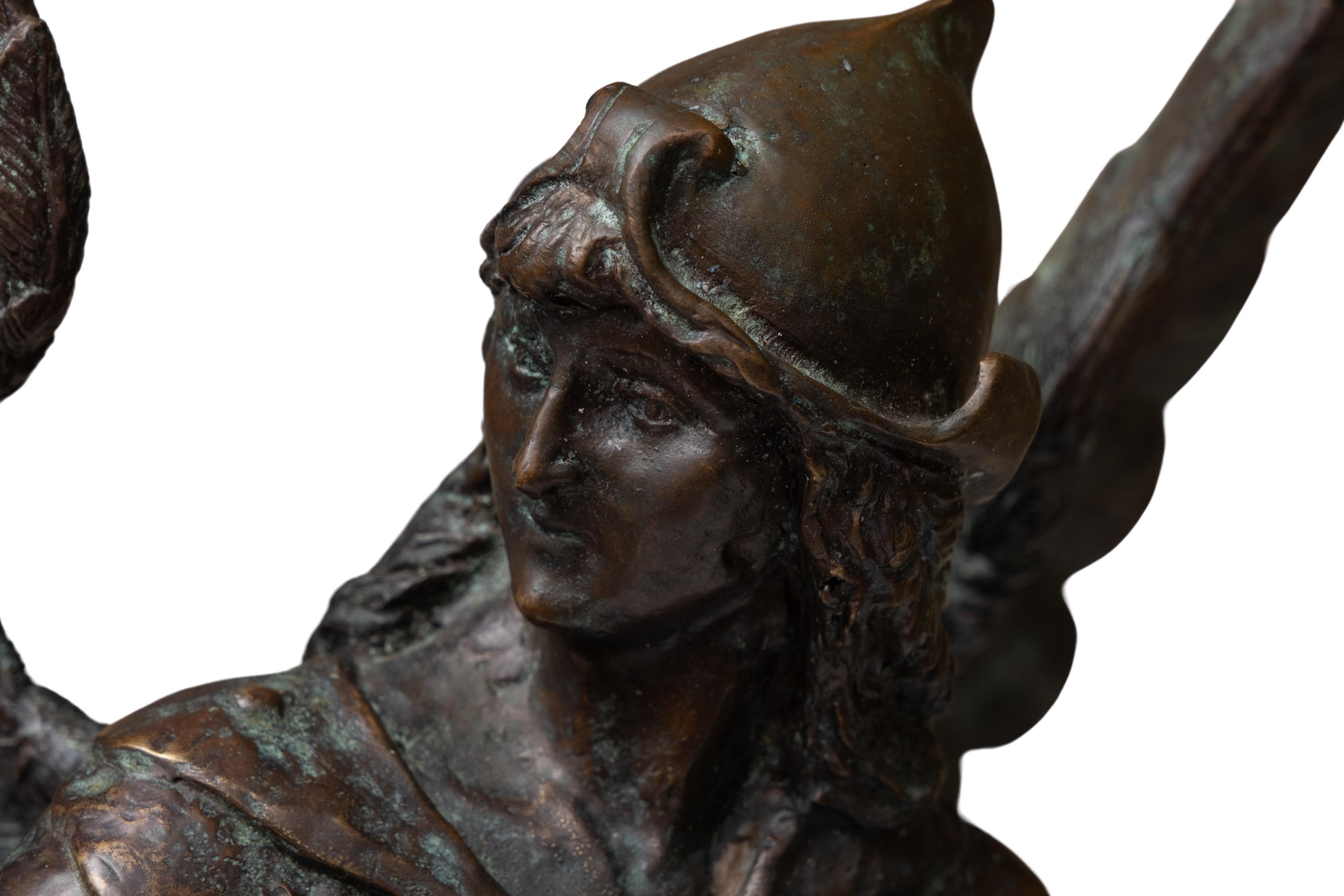 Dopo Jules Felix Coutan, scultura figurativa in bronzo della Dea della Pace in vendita 2