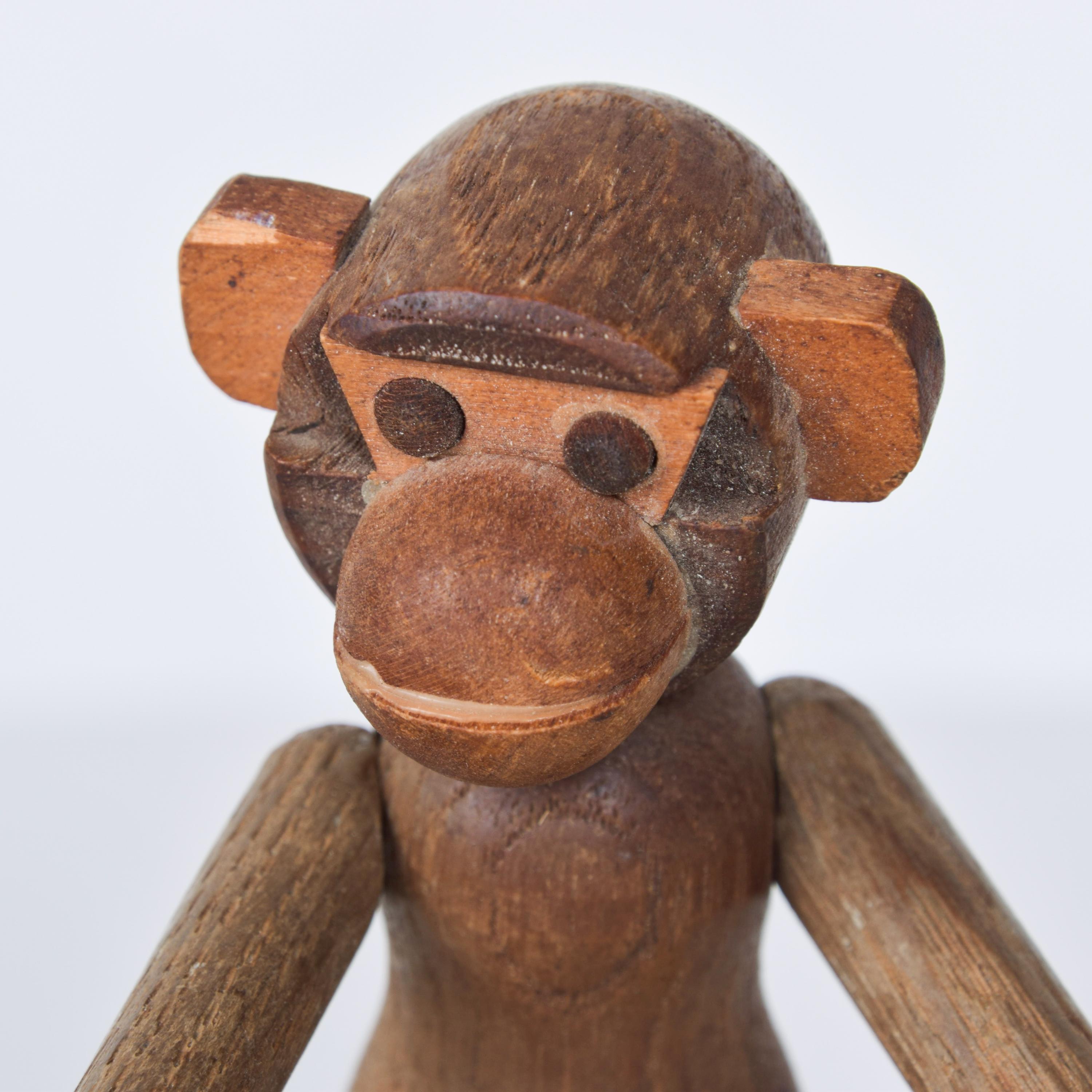 After Kay Bojesen Danish style teck wood jointed flexible toy baby Monkey 1960s vintage Mid-Century Modern
Estampillé 