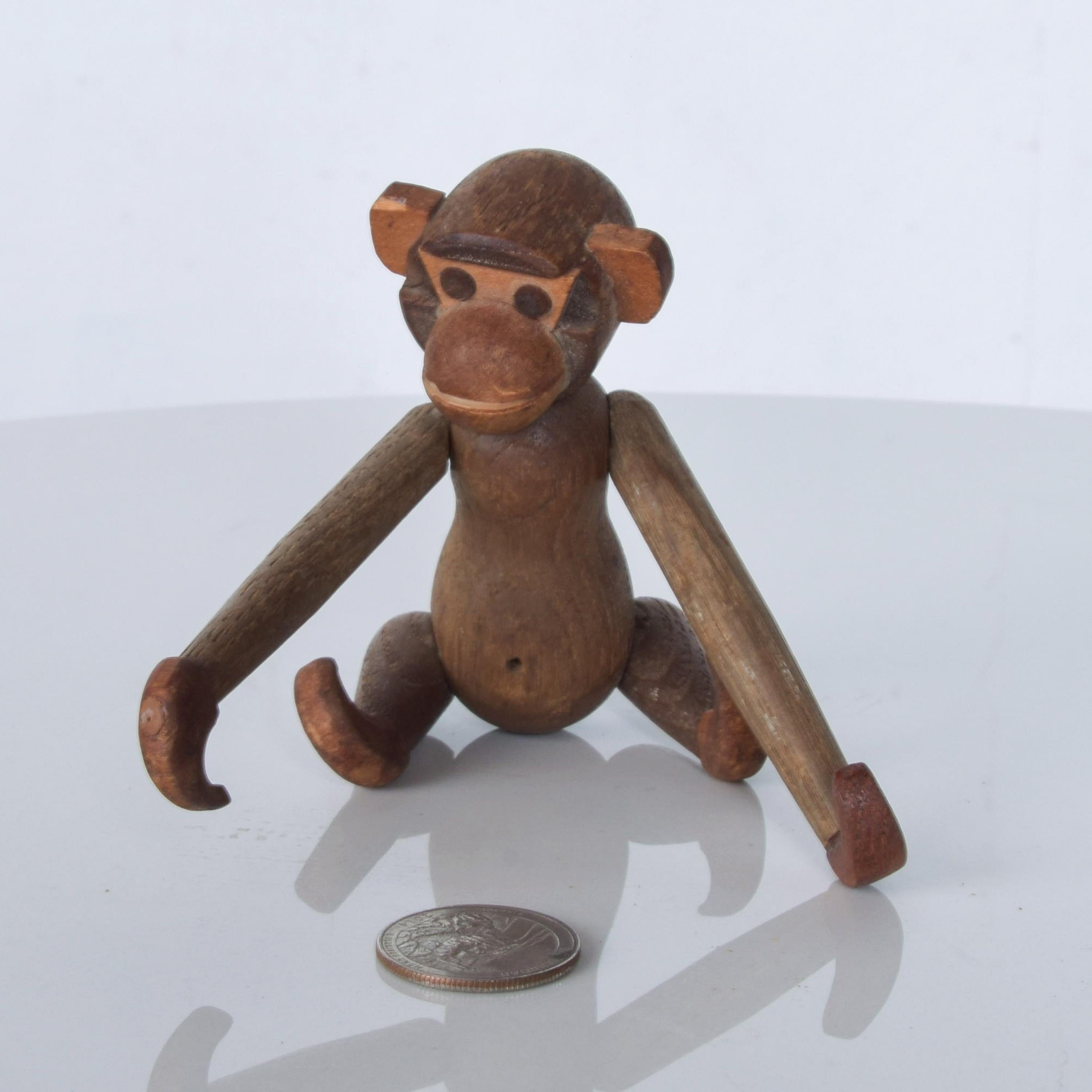 Scandinave moderne Kay Bojesen - Jouet souple en bois de teck de style danois pour bébé singe, années 1960, Japon