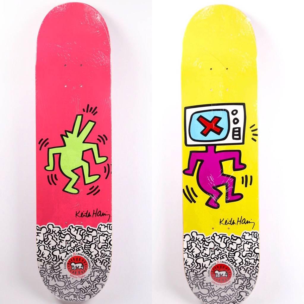 Set aus 10 Skateboard-Decken von Keith Haring (Keith Haring alien workshop) (Pop-Art), Mixed Media Art, von (after) Keith Haring