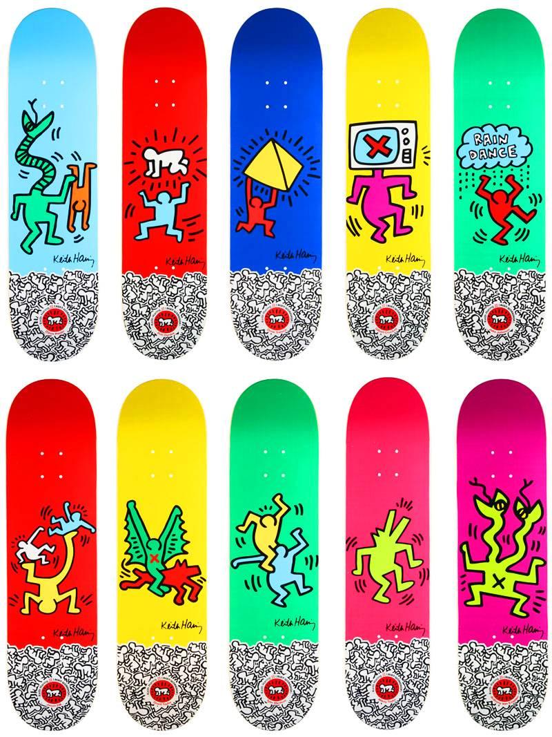 Set aus 10 Skateboard-Decken von Keith Haring (Keith Haring alien workshop) – Mixed Media Art von (after) Keith Haring