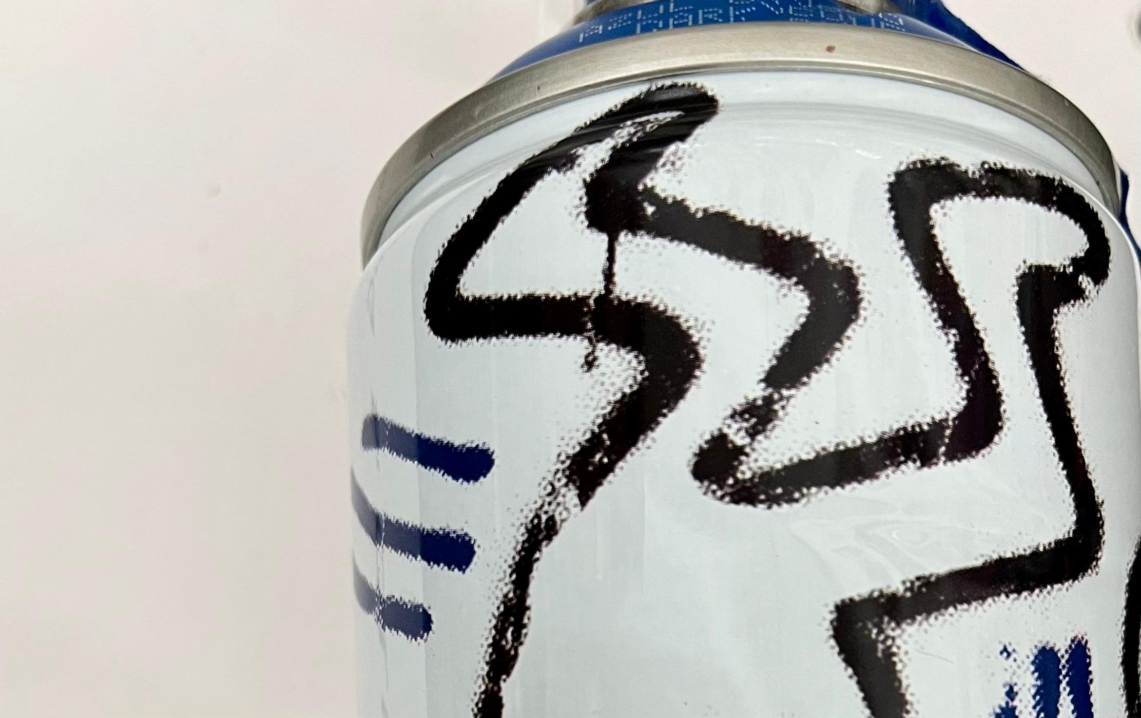 Limited edition Keith Haring spray paint can (set of 2) For Sale 1