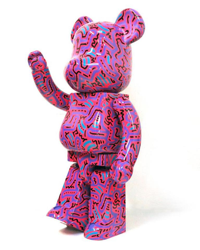 Keith Haring Bearbrick 1000 % Companion (Haring BE@RBRICK) – Sculpture von (after) Keith Haring
