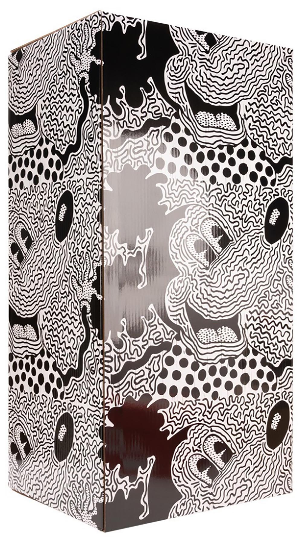 Keith Haring Mickey Mouse Bearbrick: Satz von zwei (400% & 100%):
Ein einzigartiges, zeitloses Sammlerstück, geschützt und lizenziert durch den Nachlass von Keith Haring. Das Sammlerstück mit Partner zeigt Keith Harings Micky-Maus-Kunstwerk aus der