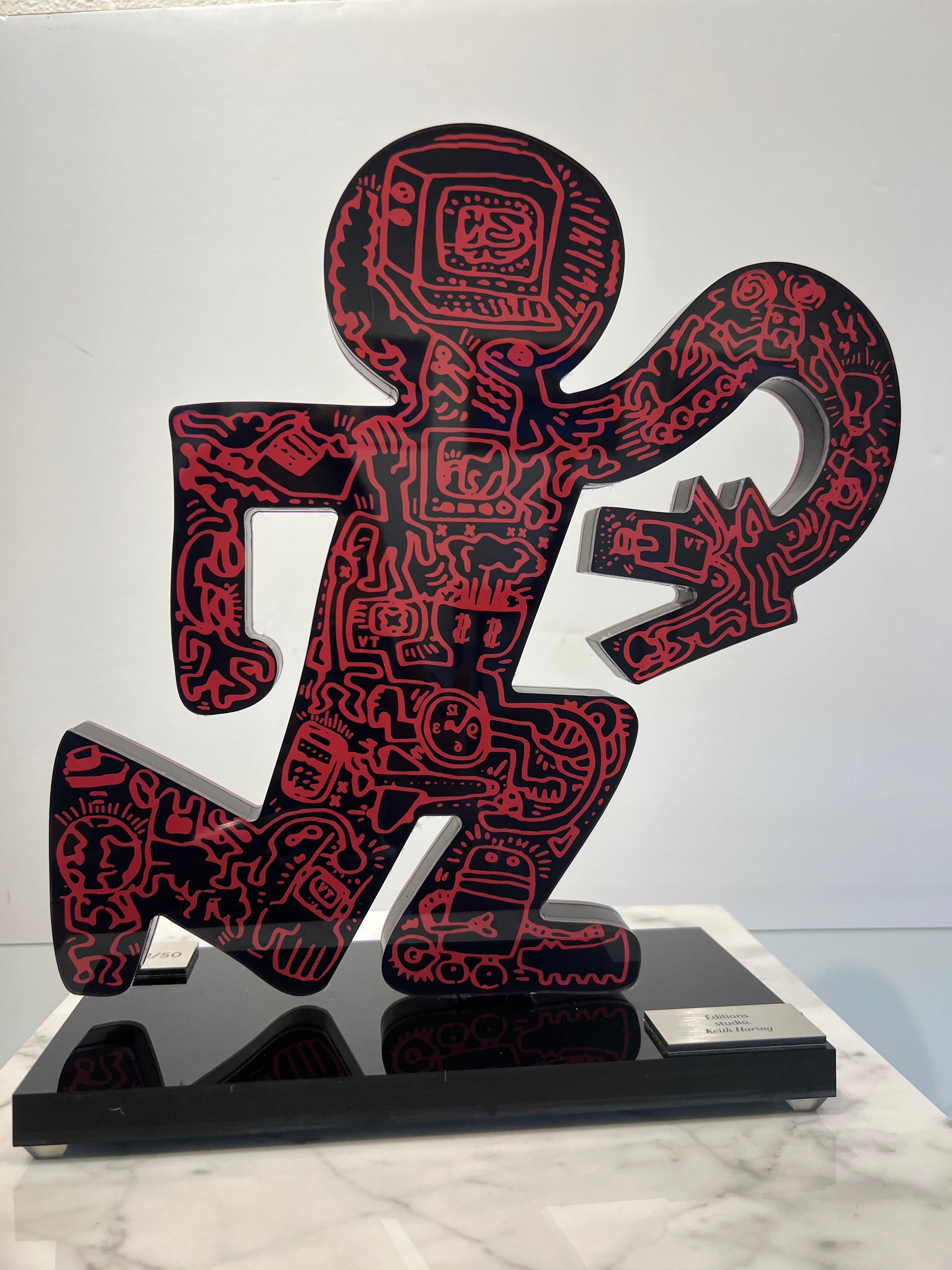 Keith Haring, Man with Snake, sculpture d'un homme avec un serpent, sculpture acrylique. - Beige Figurative Sculpture par (after) Keith Haring