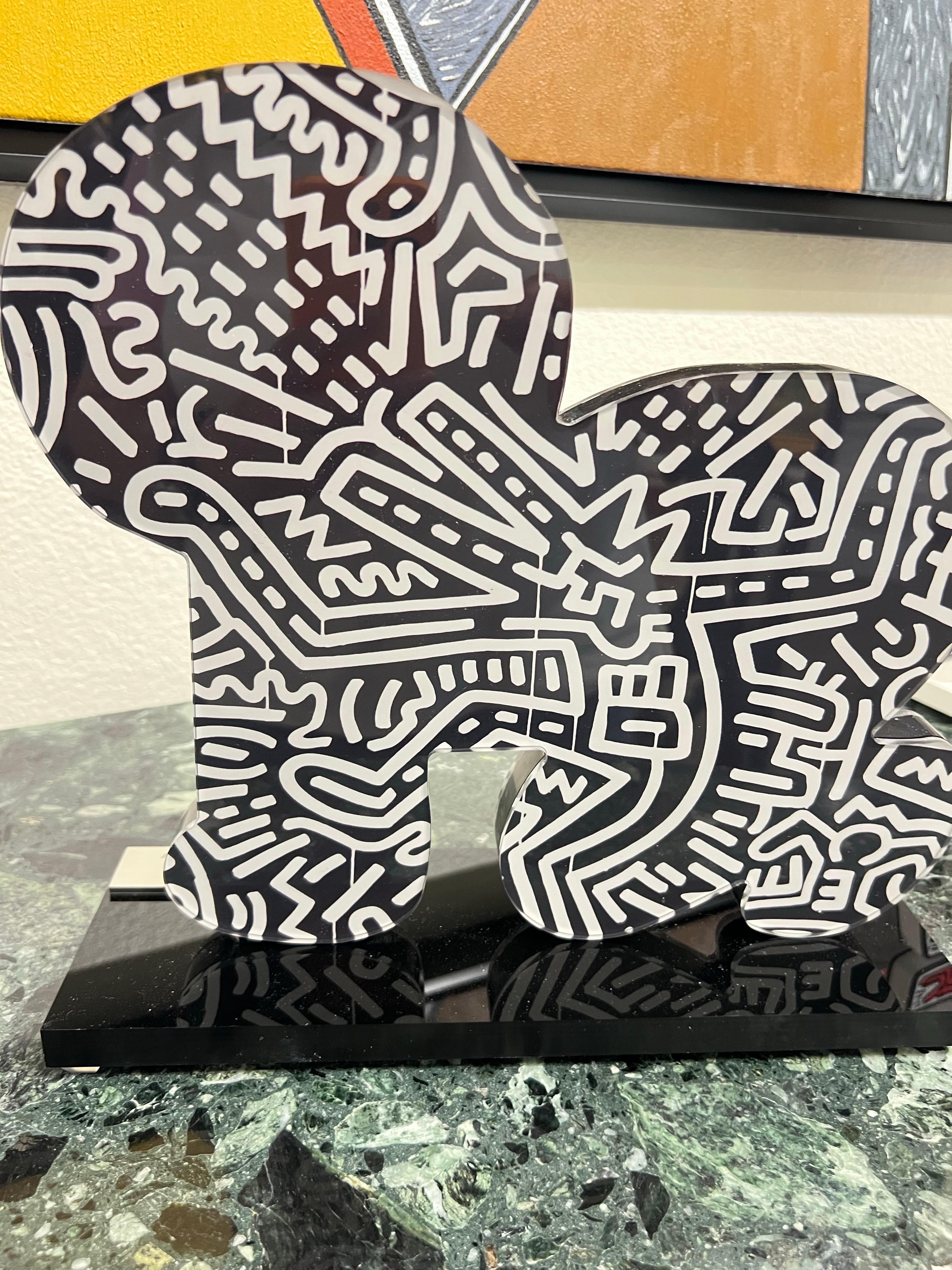 Keith Haring Skulpturen, Baby (Gelb). (Grau), Figurative Sculpture, von (after) Keith Haring
