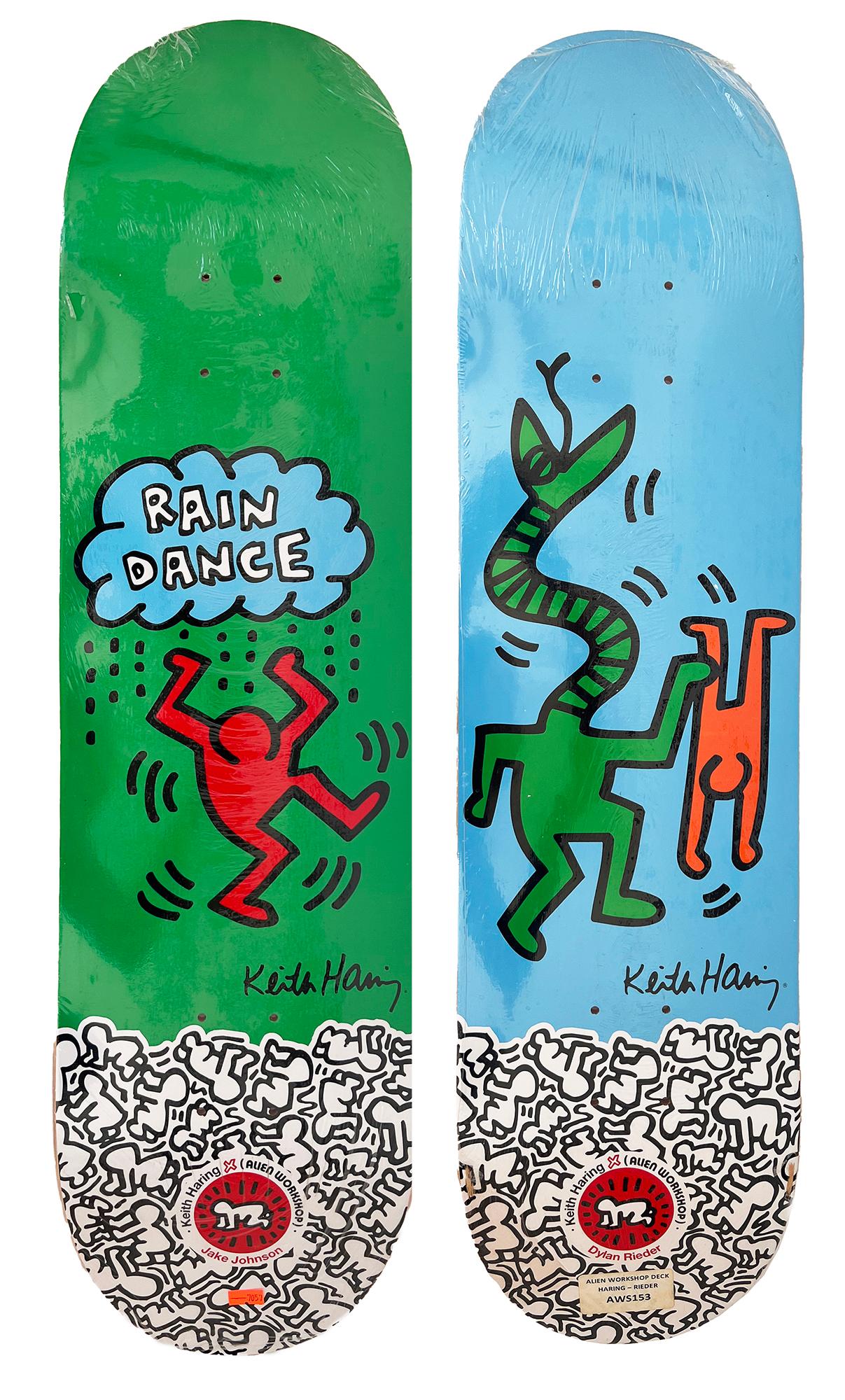 Set aus 2 Werken, Keith Haring Skateboard Deck (Keith Haring Skateboards) – Sculpture von (after) Keith Haring