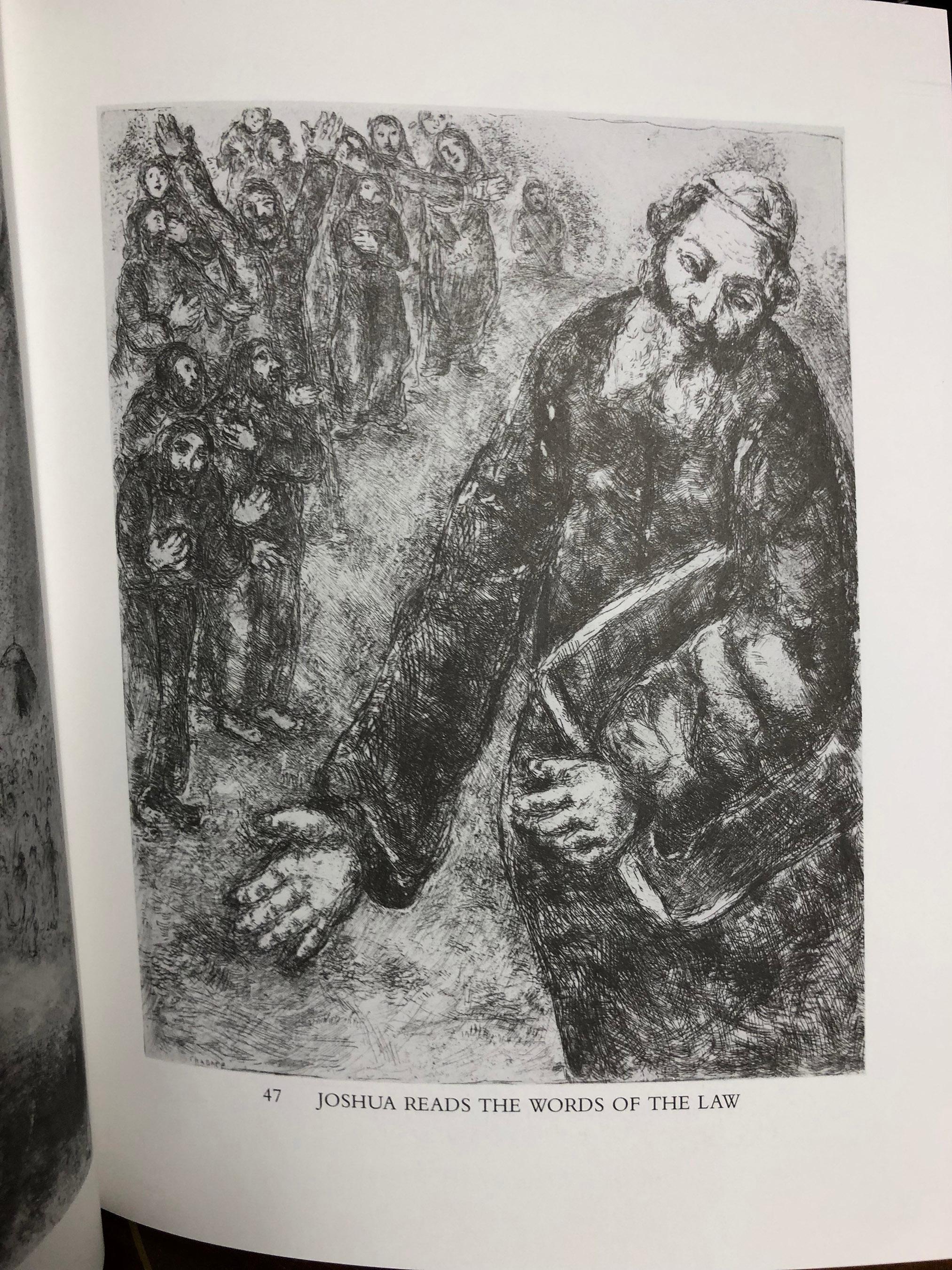 Joshua liest das Wort des Gesetzes (Bleistift signiert) (Grau), Figurative Print, von (after) Marc Chagall