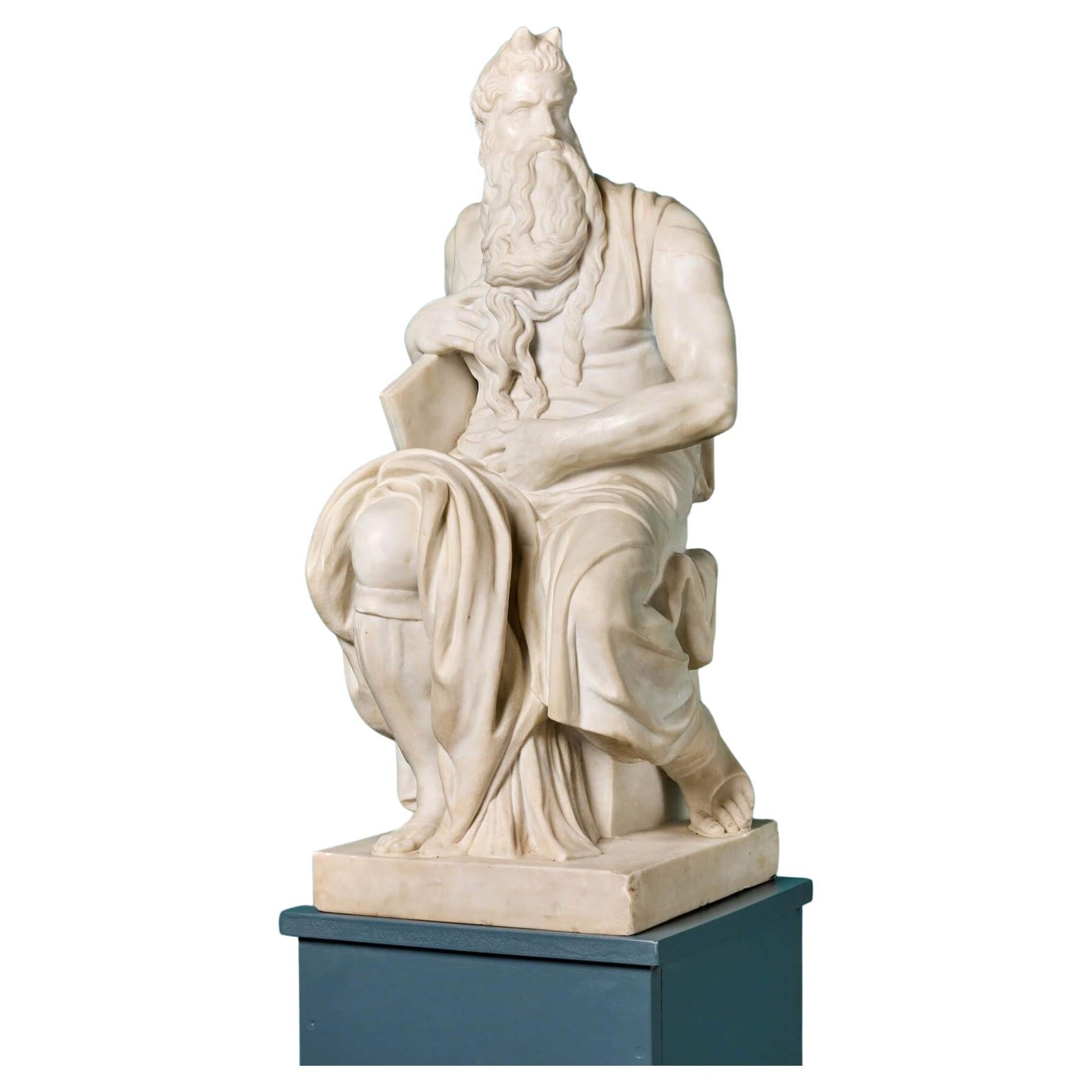 Nach Michelangelo Weiße Statuarische Marmorskulptur des Moses