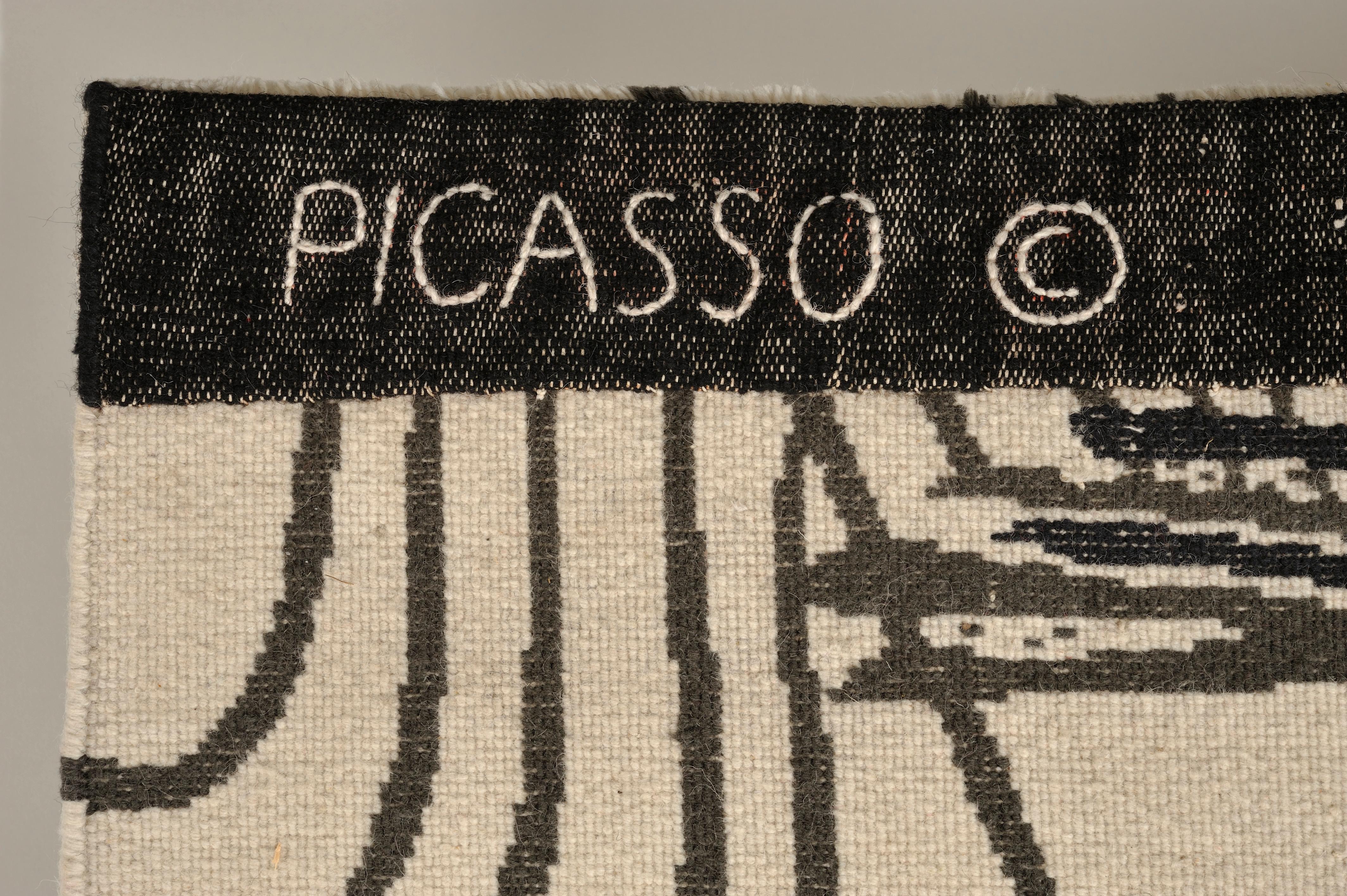 Pablo Picasso
Le Baiser, 1979/1980
Wool Tapestry
Edition of 20
190 x 140 cm (74.8 x 55.1 in.)
Limited edition of 20

Textile Arts
Excellent Condition
Knotted signature ‘Picasso’ on the recto; embroidered inscription ‘Picasso ©’on the