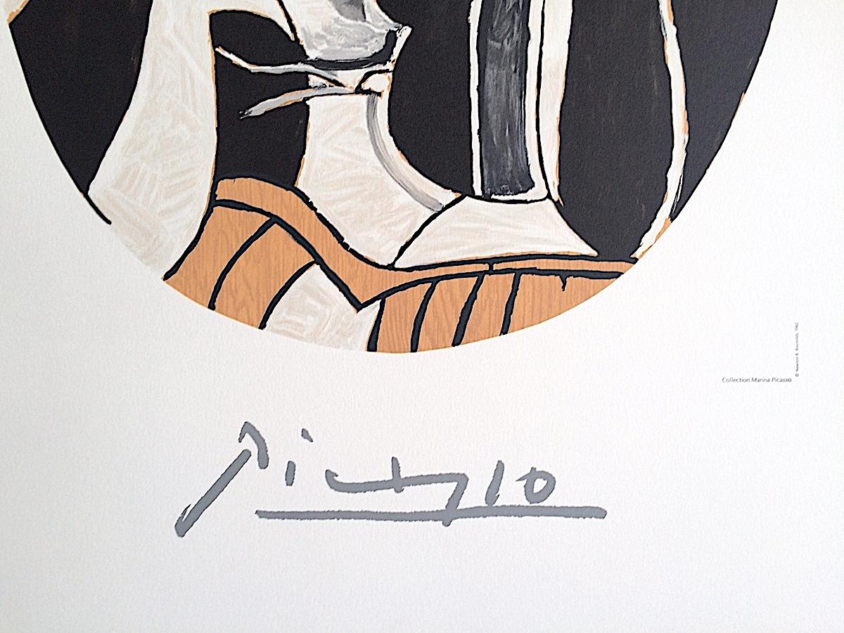 FEMME AU CHAPEAU Lithographie abstraite, Portrait ovale abstrait, Femme chapeau de cow-boy yeux noirs - Abstrait Print par (after) Pablo Picasso