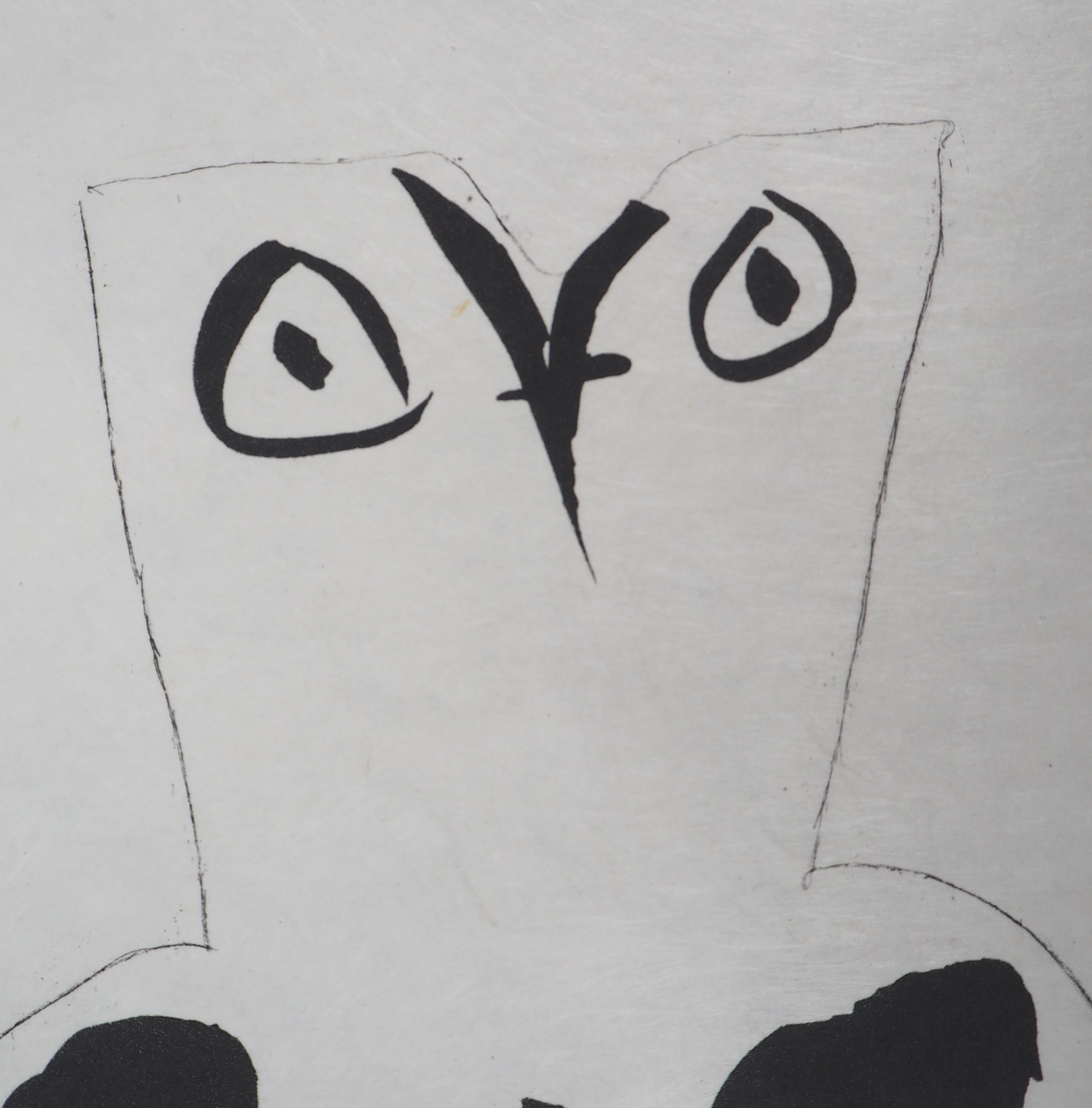 Madoura Ceramic : the Tall Owl - Lithograph Signed - Gray Animal Print by (after) Pablo Picasso