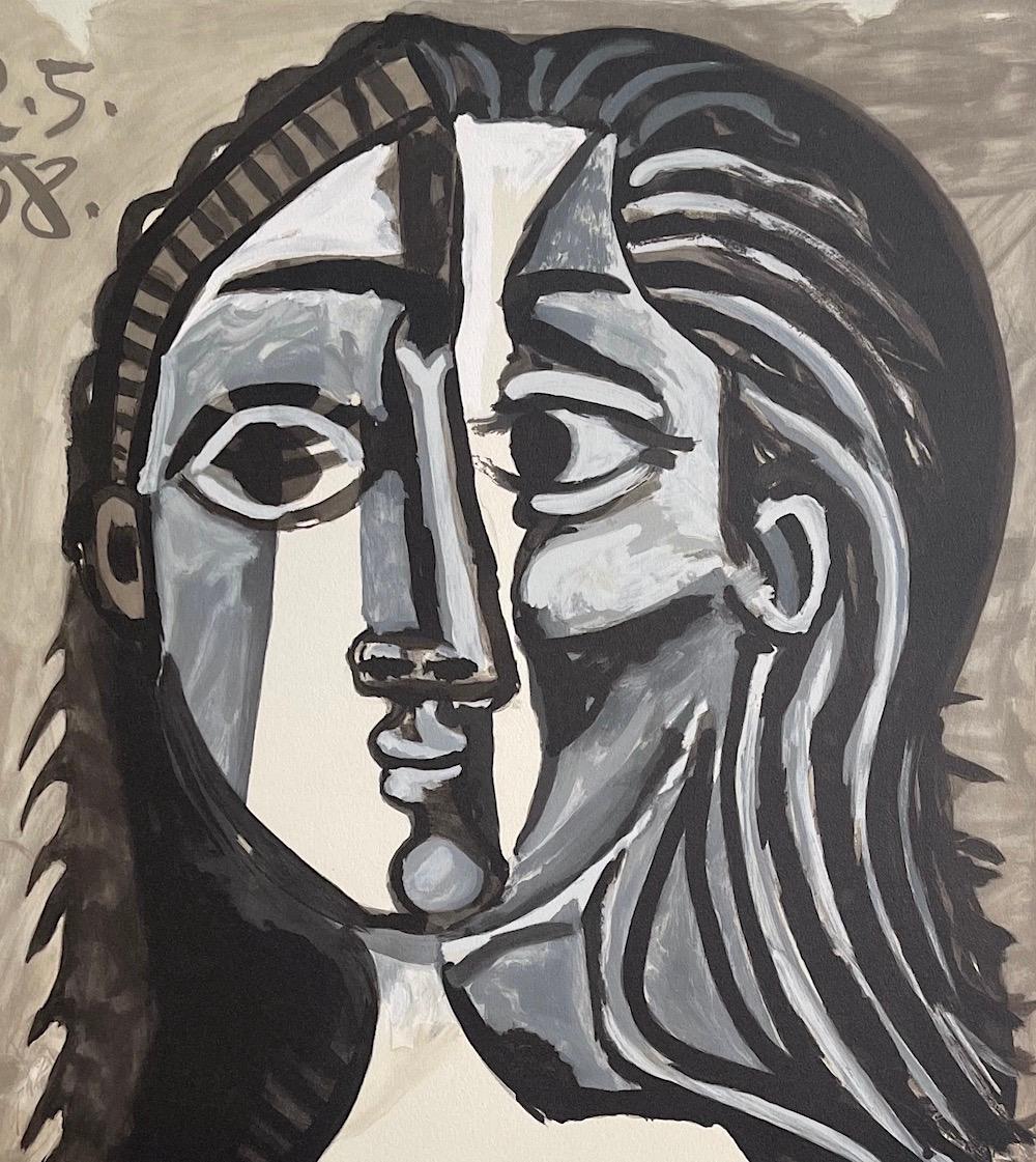 TETE DE FEMME Lithographie, Tusche gewaschener weiblicher Porträtkopf, Beige, Blaugrau, Schwarz (Abstrakt), Print, von (after) Pablo Picasso