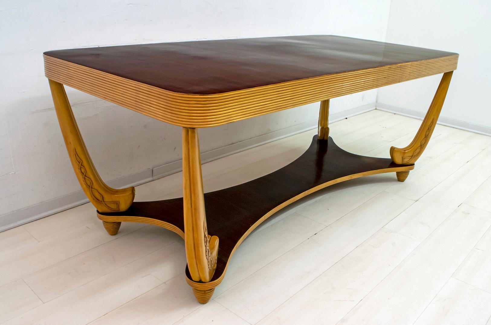 Table attributed to Pier Luigi Colli, in walnut and maple wood, production from the 1940s.