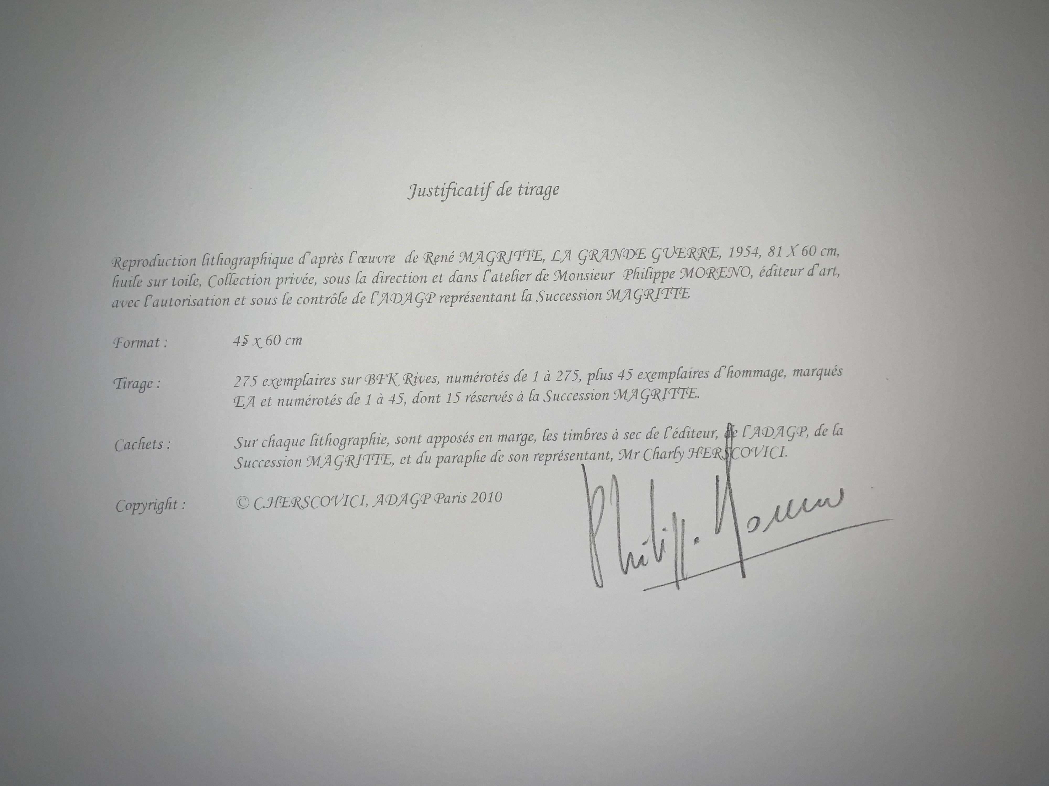 Farblithographie nach dem Öl auf Leinwand von René Magritte aus dem Jahr 1954, signiert von Magritte und nummeriert in einer Auflage von 275 Exemplaren. 
Die Lithographie trägt die Trockenstempel der Magritte-Stiftung und der ADAGP und ist mit
