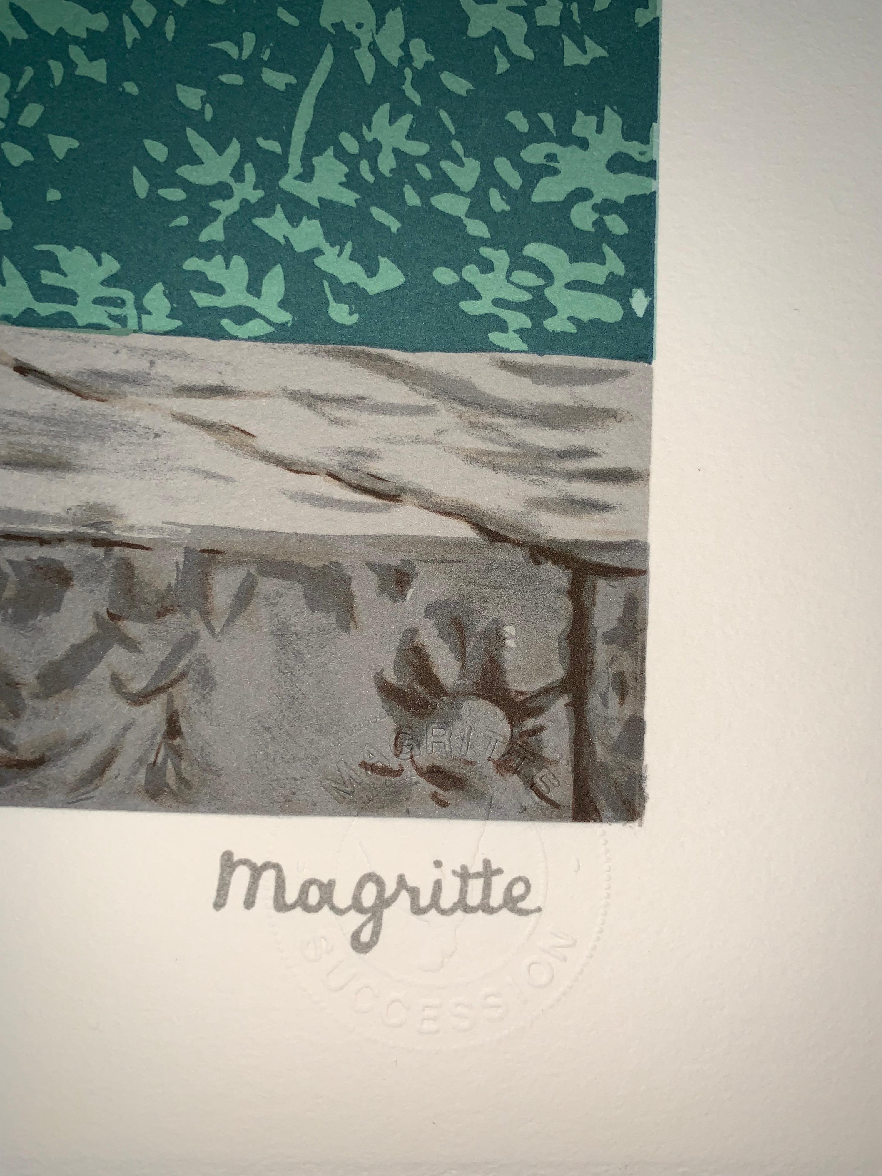 Numerato: 193/300
Litografia a colori dopo l'olio su tela del 1965 di René Magritte, con firma stampata di Magritte e edizione numerata di 300 esemplari. 
La litografia reca i timbri a secco della Fondazione Magritte e dell'ADAGP ed è controfirmata