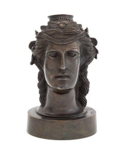 D'après l'ancien vase étrusque en bronze à deux faces