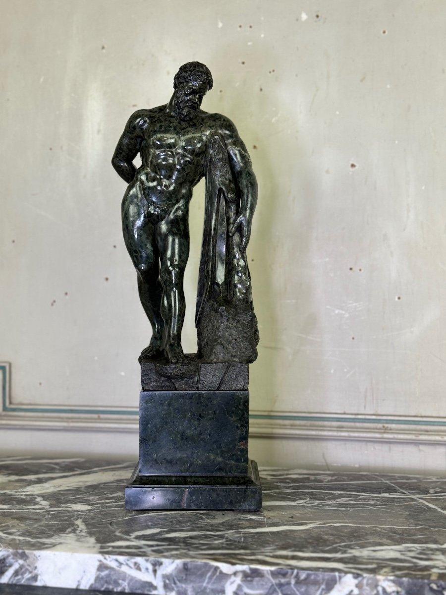 Dopo l'Ercole Farnese, scultura in marmo serpentino in vendita 4