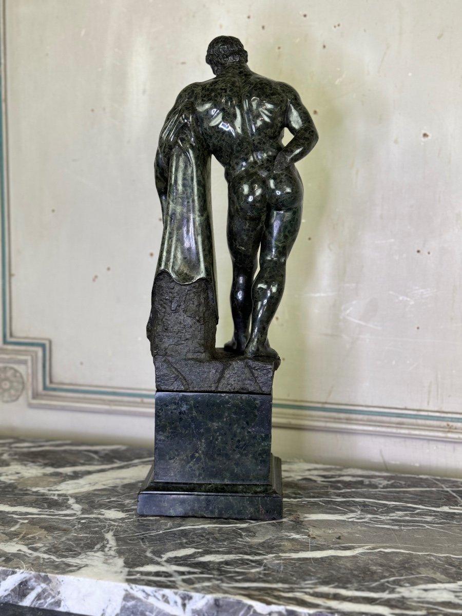 XIX secolo Dopo l'Ercole Farnese, scultura in marmo serpentino in vendita