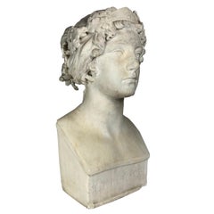 Buste de Calliope en marbre blanc sculpté d'après l'archéologie grecque