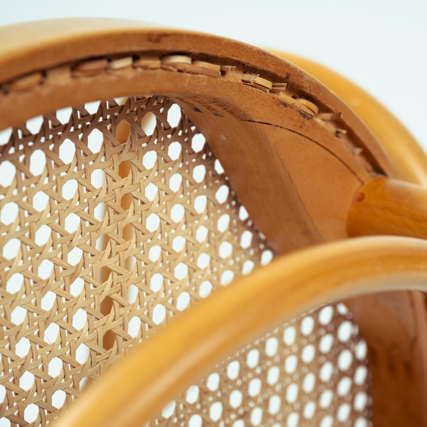 Thonet 210 drafted bentwood  Rattan chairs, Bauhaus, The Netherlands, 1980 For Sale 12