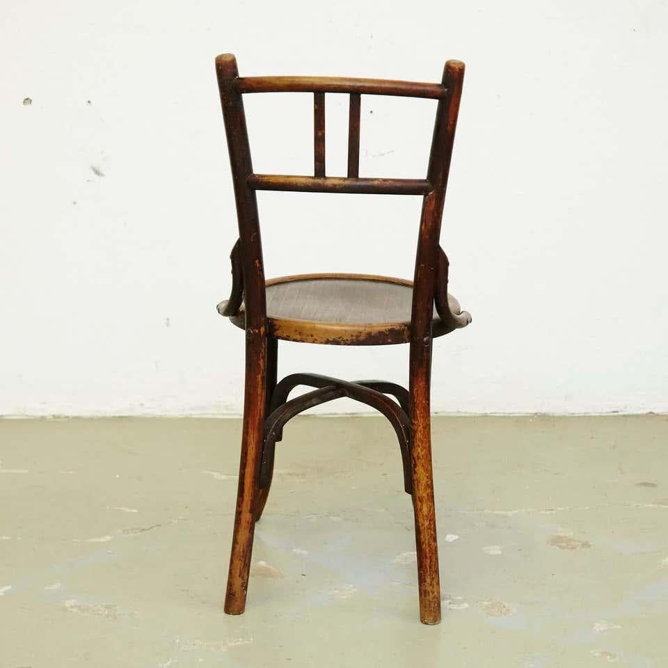 After Thonet Wood Chair In Fair Condition For Sale In Barcelona, Barcelona