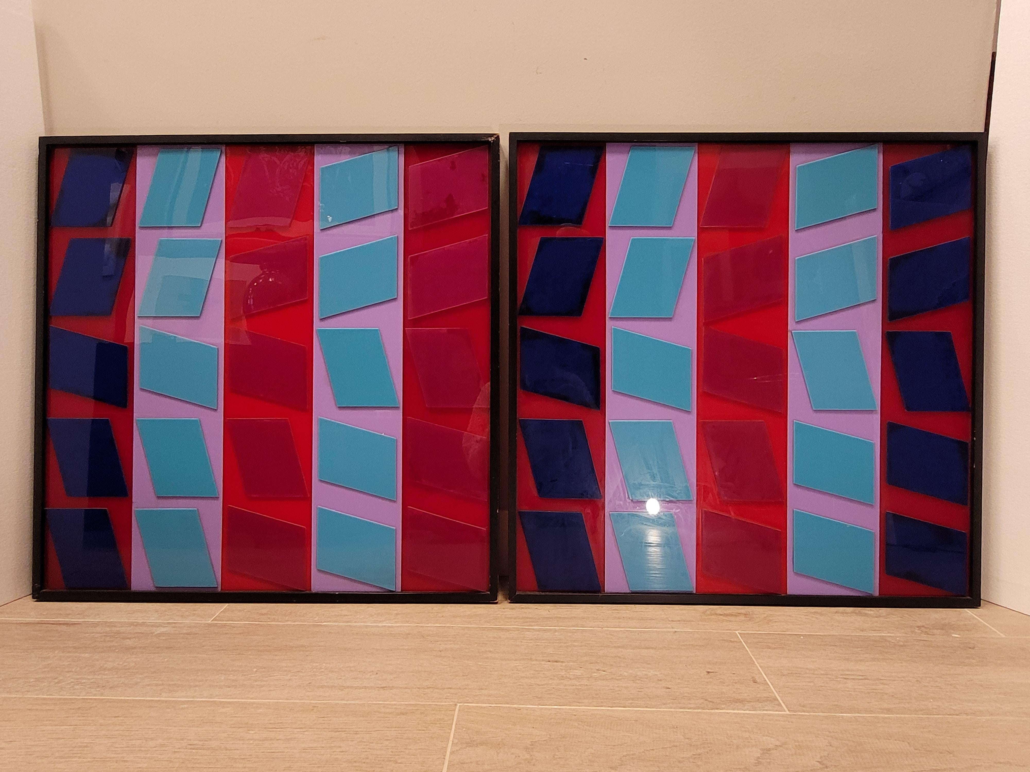 Pair of Op Art Paintings, Fiberglass, 70's - France

Splendid pair of Op Art style paintings made in fiberglass in the 70s. It is a composition based on colors and shapes, following the spirit of the time, thus creating a fun optical illusion. The