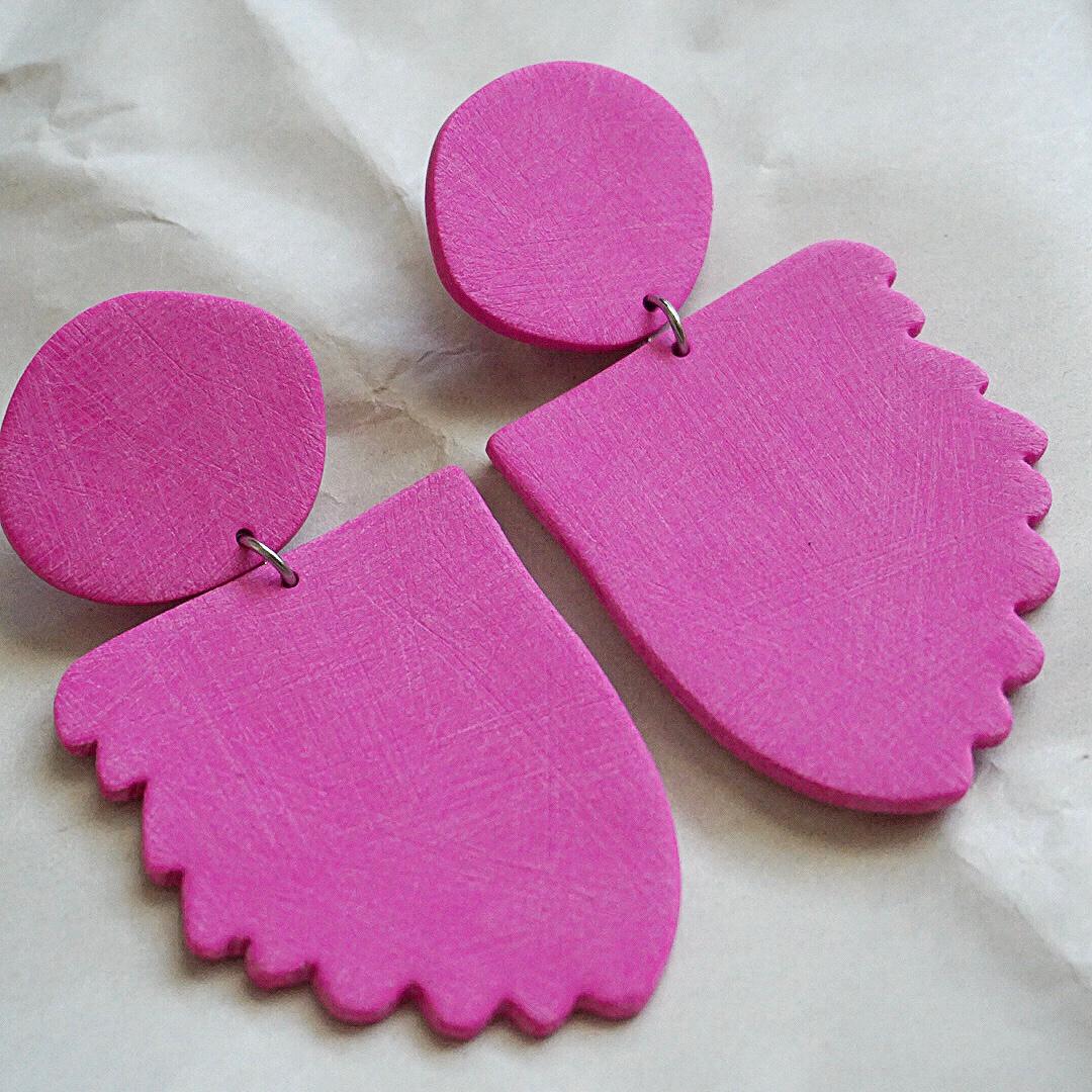 Afterglow Earrings Polymer Clay & Titanium in Magenta by Shape + Form In New Condition For Sale In Brooklyn, NY