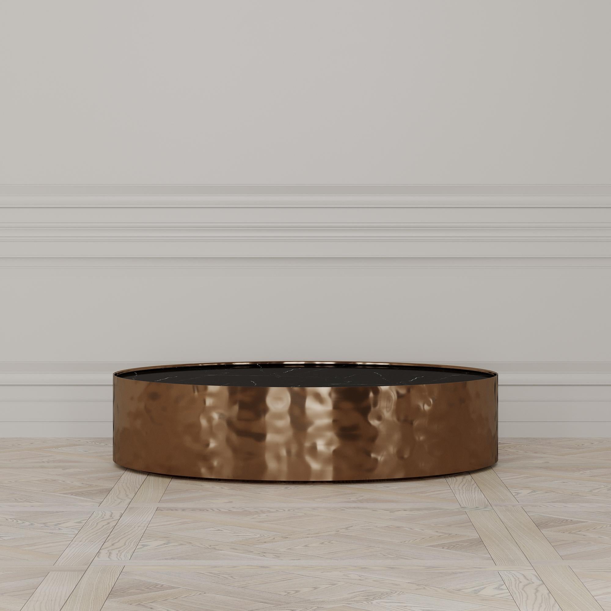 Minimalist Afterglow Round Coffee Table of Marble and Copper, Made in Italy For Sale