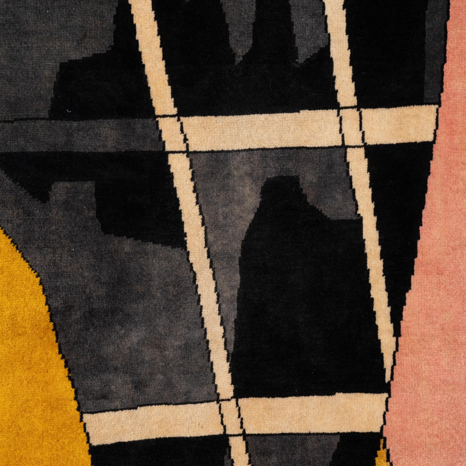 Rug,	or	tapestry,	after	the	work	of	Le	Corbusier entitled « Taureau	II »,	dated	1953.	Hand-knotted	and	in	Merino	wool.	Can	be	installed	on	the	floor	or	displayed	on	
the	wall.
Contemporary	work	of	craftsmen.
Numbered	3/8.	Will	be	numbered	3/8.	Area