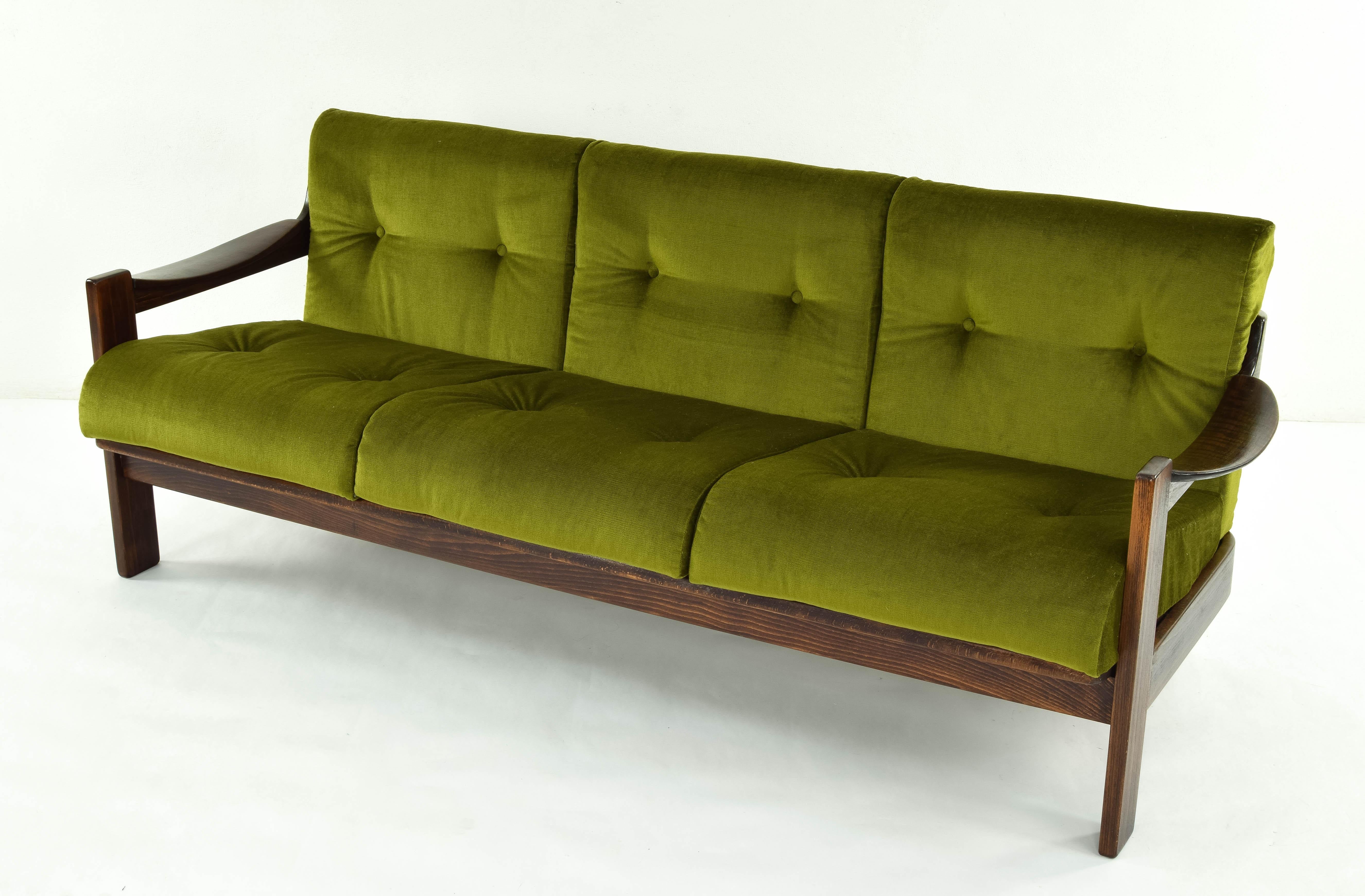 Spanish AG Barcelona Mid-Century Modern Velvet and Walnut Three-Seat Sofa, Spain 1970