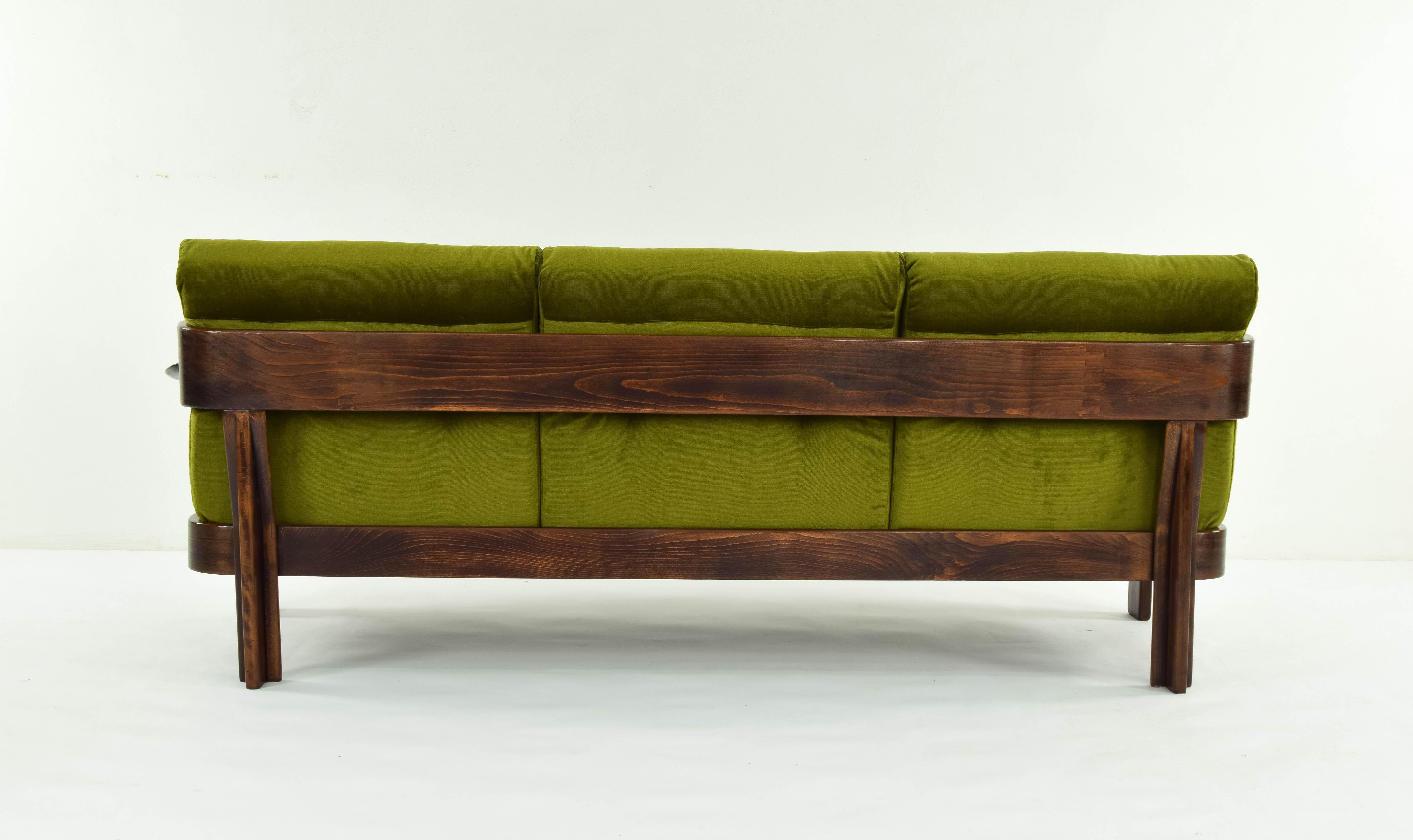 AG Barcelona Mid-Century Modern Velvet and Walnut Three-Seat Sofa, Spain 1970 1