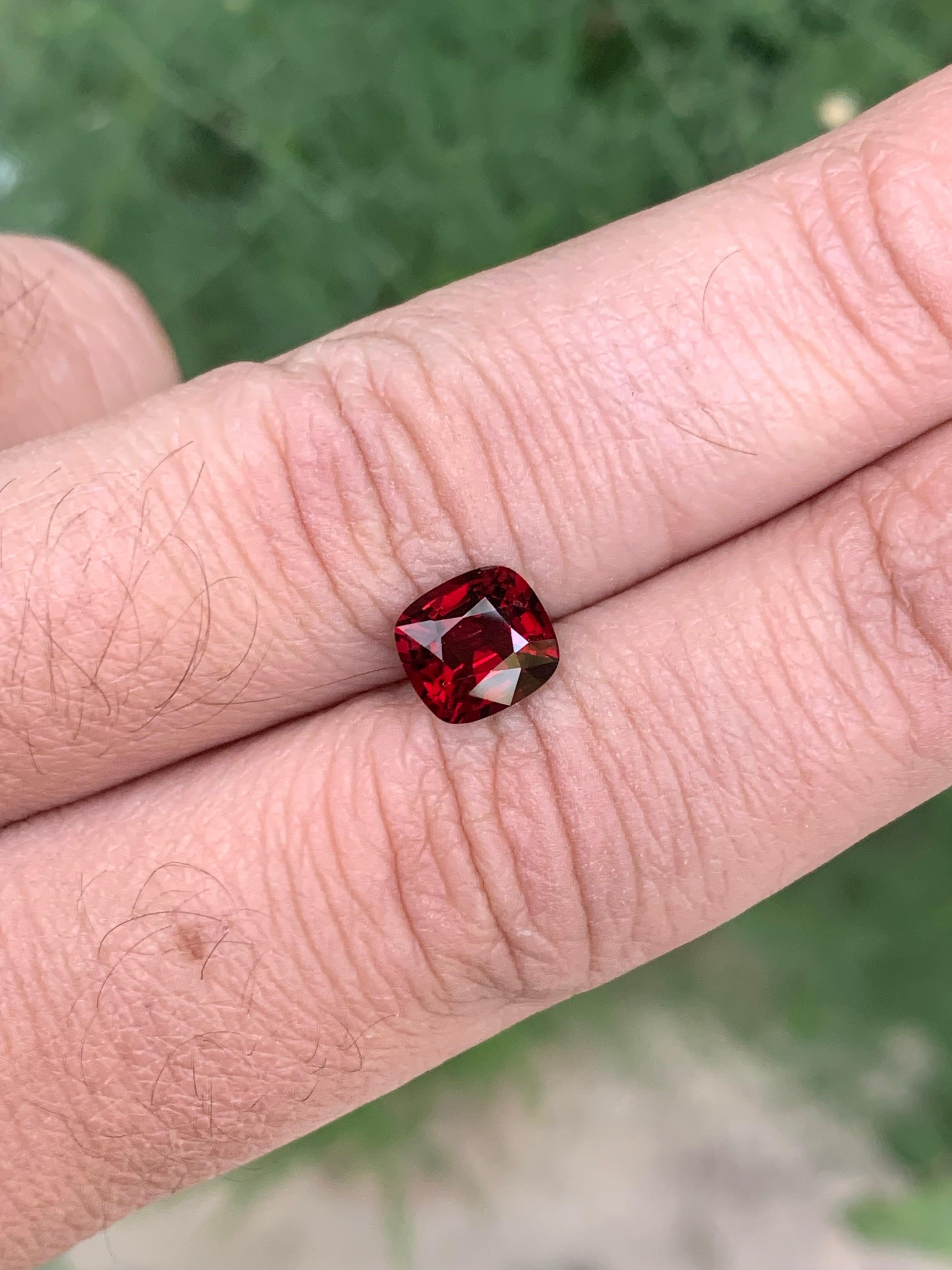 Spinello birmano sciolto naturale certificato AGA da 2,07 carati proveniente dal Myanmar in vendita 5