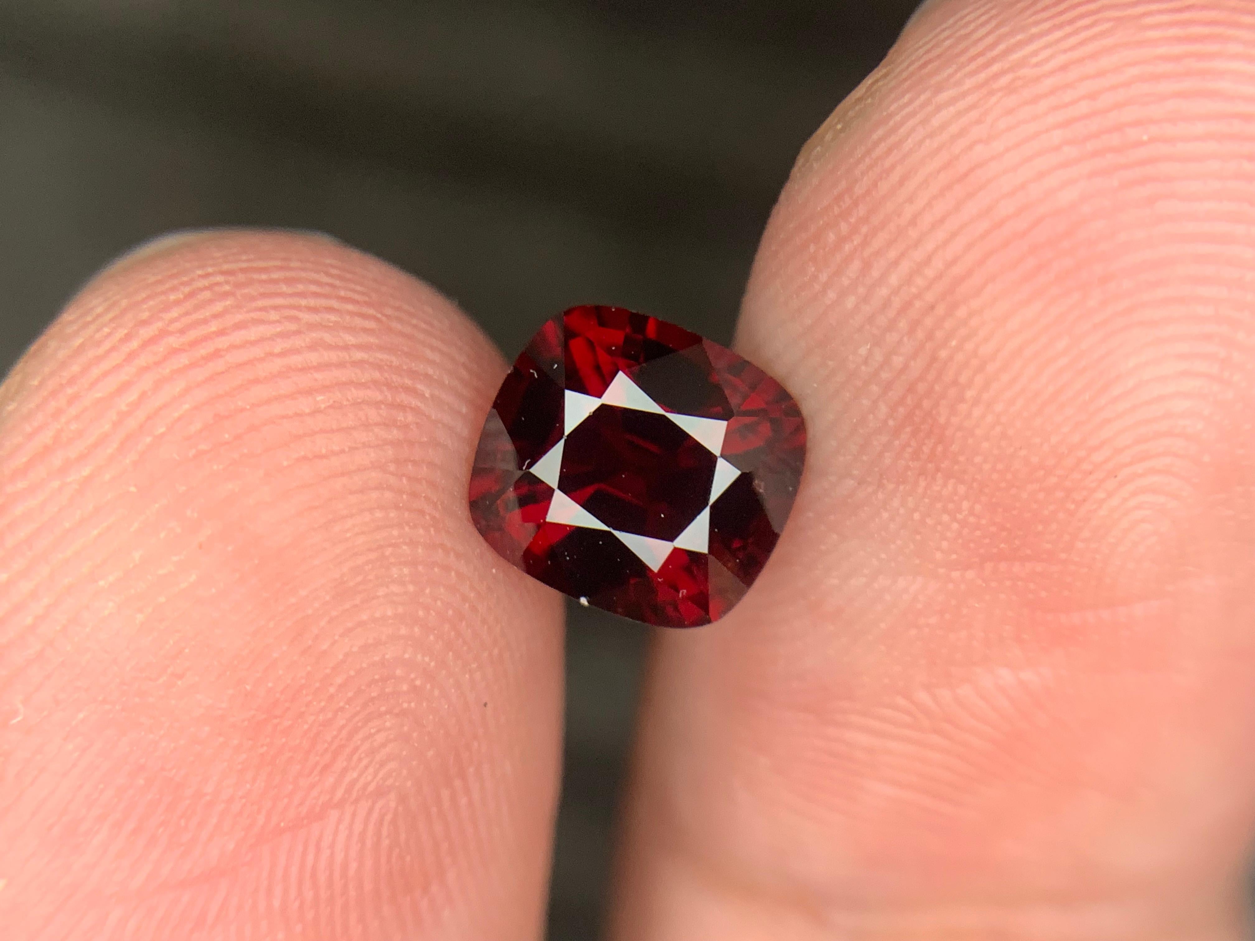 Spinello birmano sciolto naturale certificato AGA da 2,07 carati proveniente dal Myanmar in vendita 6