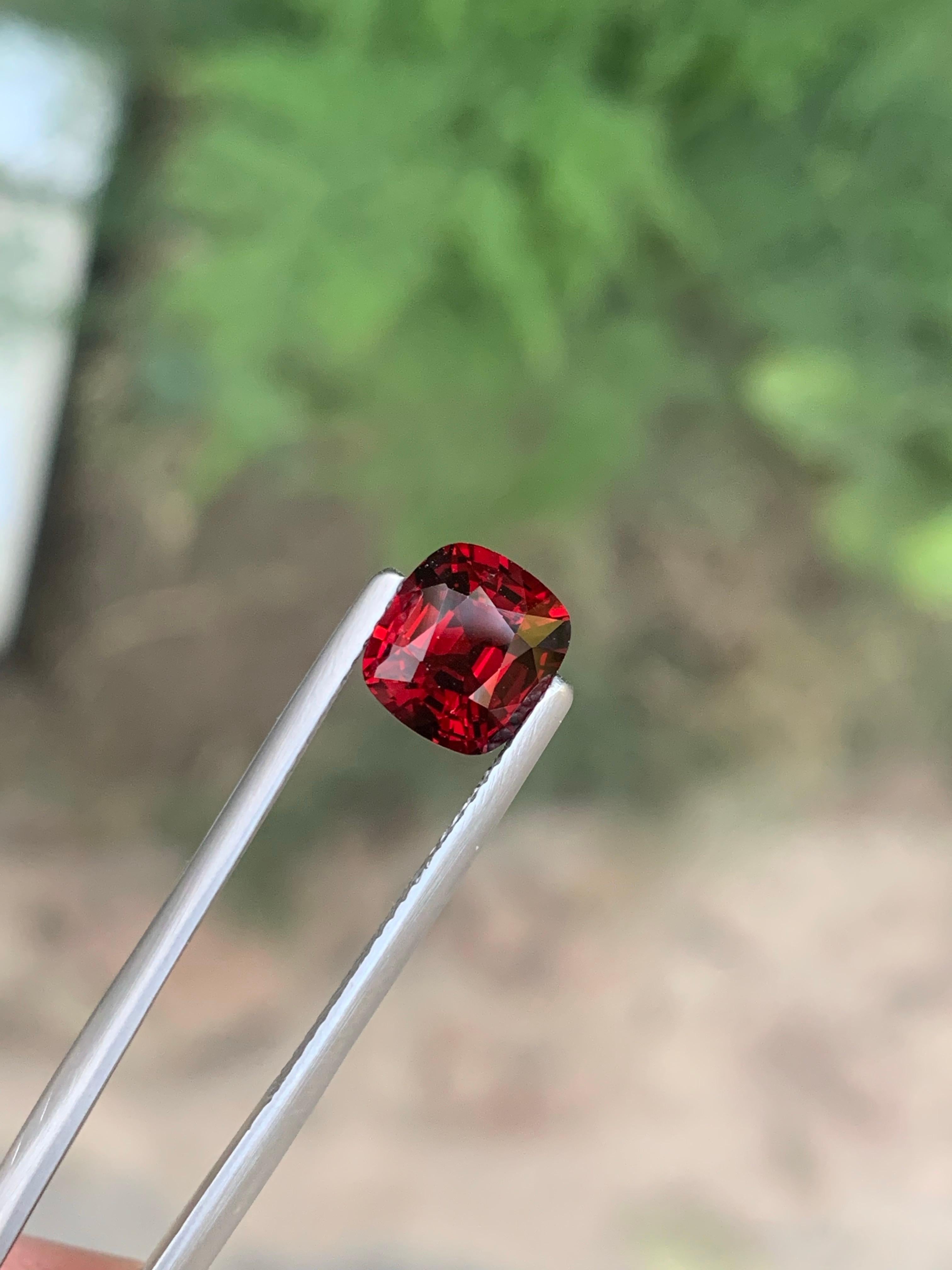 Taglio cuscino Spinello birmano sciolto naturale certificato AGA da 2,07 carati proveniente dal Myanmar in vendita