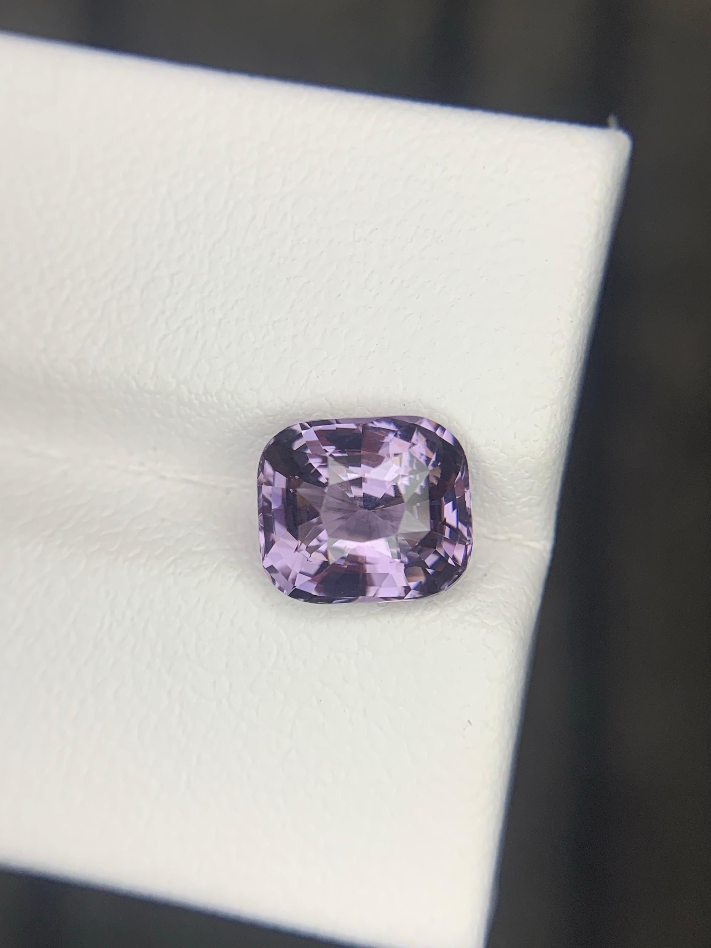 Gemma naturale sciolta con taglio a cuscino di Spinello birmano certificata AGA da 2,56 carati in vendita 10