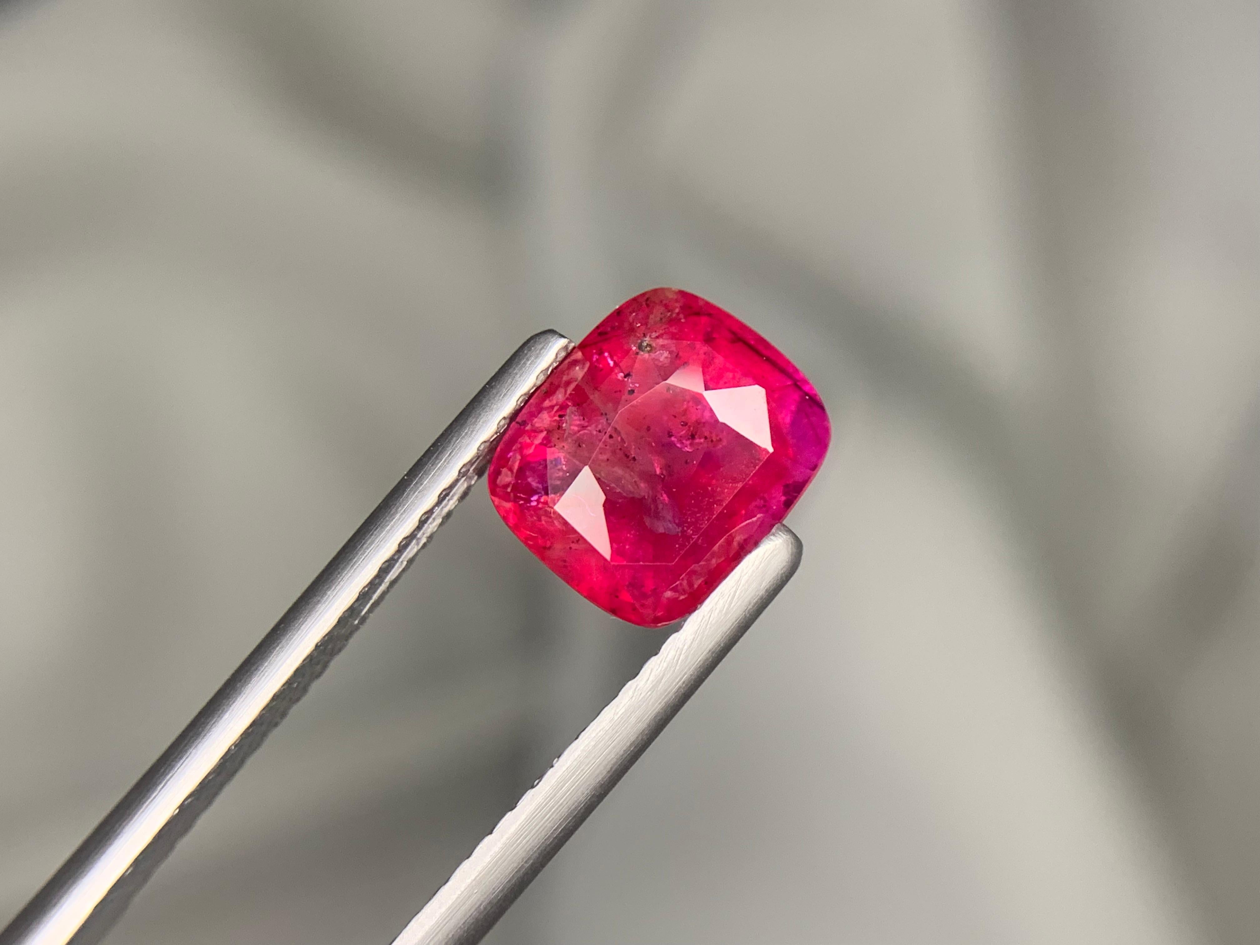 Gemme en forme de coussin certifiée AGA de 4,61 carats de rubis naturel en vrac provenant du Mozambique en vente 6