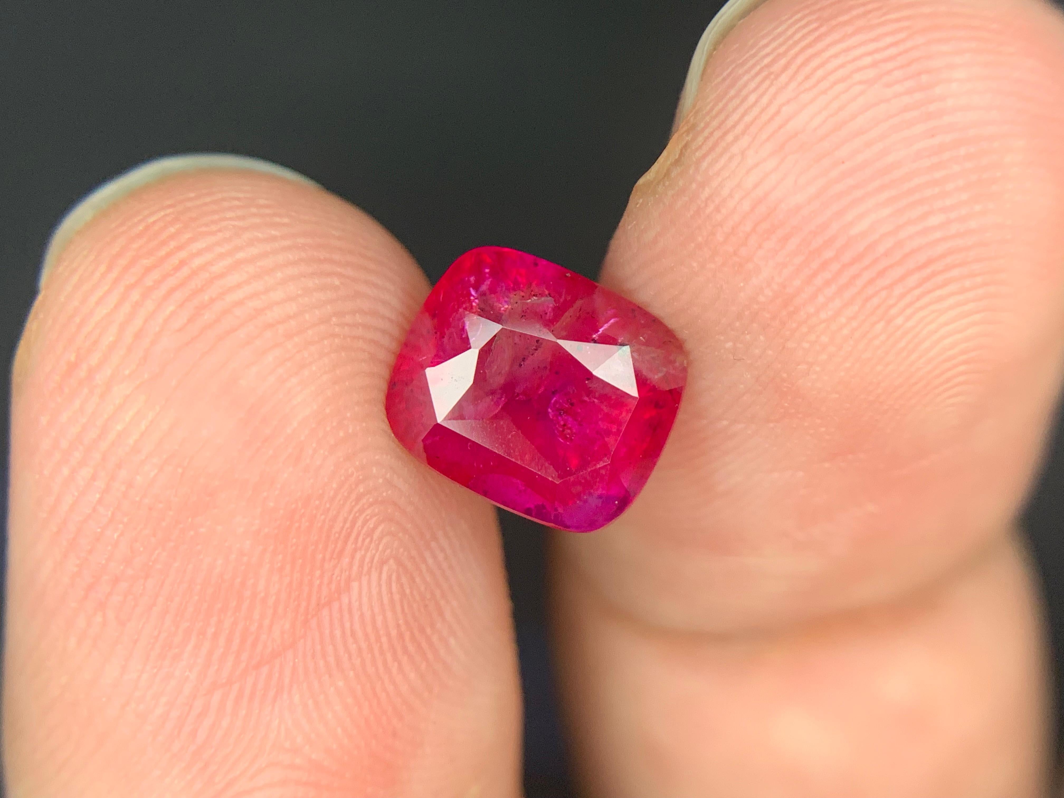 Gemme en forme de coussin certifiée AGA de 4,61 carats de rubis naturel en vrac provenant du Mozambique en vente 7