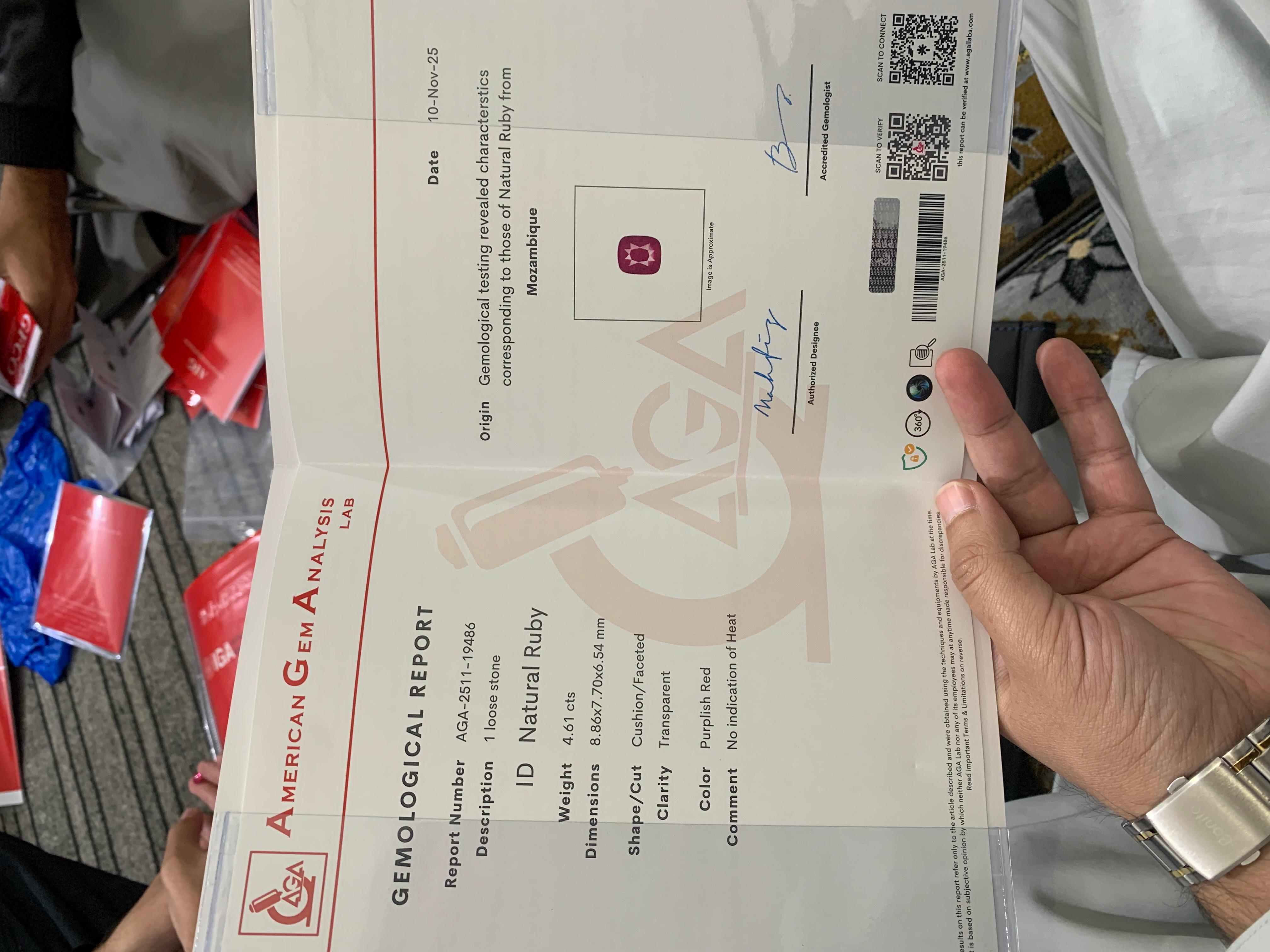 Gemme en forme de coussin certifiée AGA de 4,61 carats de rubis naturel en vrac provenant du Mozambique en vente 9