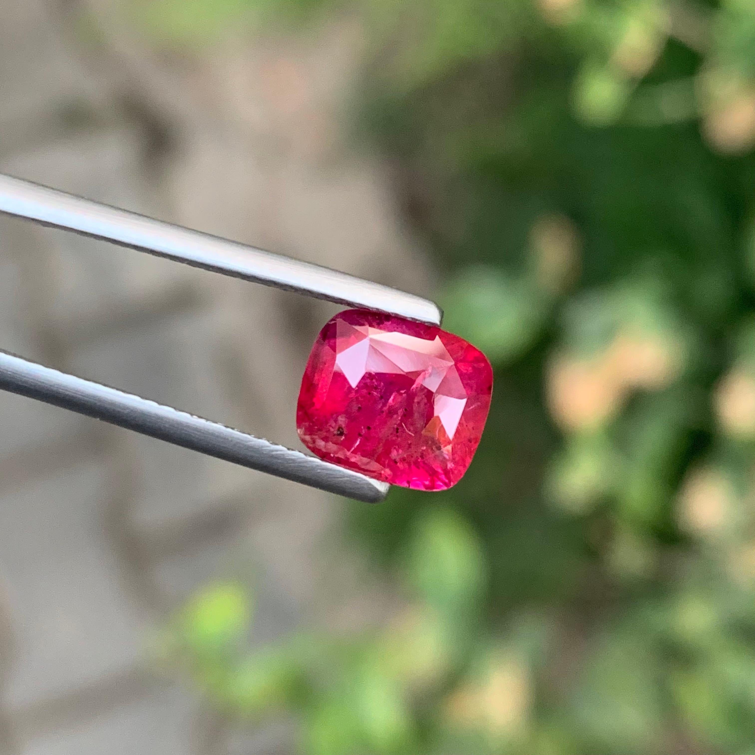 Arts and Crafts Gemme en forme de coussin certifiée AGA de 4,61 carats de rubis naturel en vrac provenant du Mozambique en vente