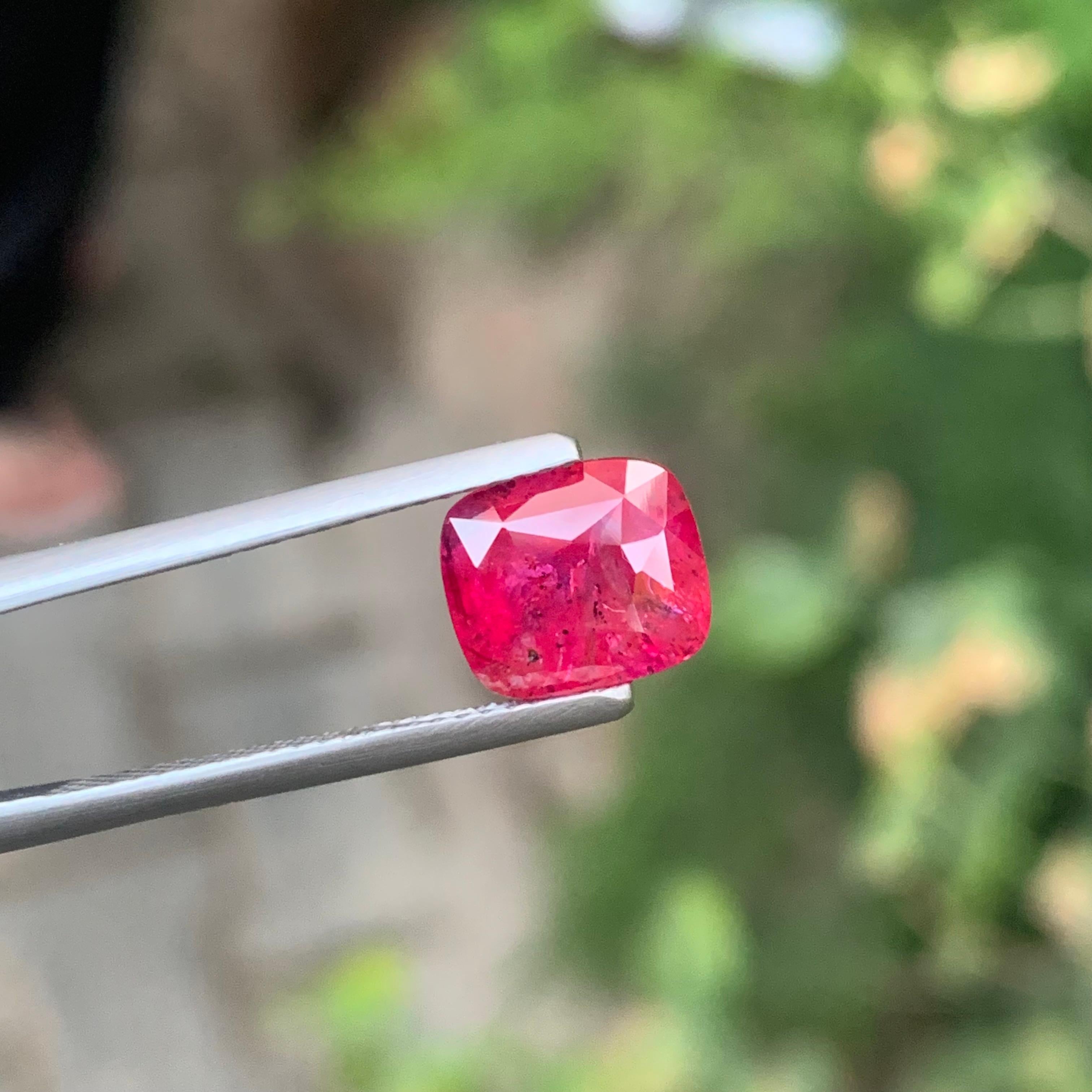 Gemme en forme de coussin certifiée AGA de 4,61 carats de rubis naturel en vrac provenant du Mozambique en vente 1