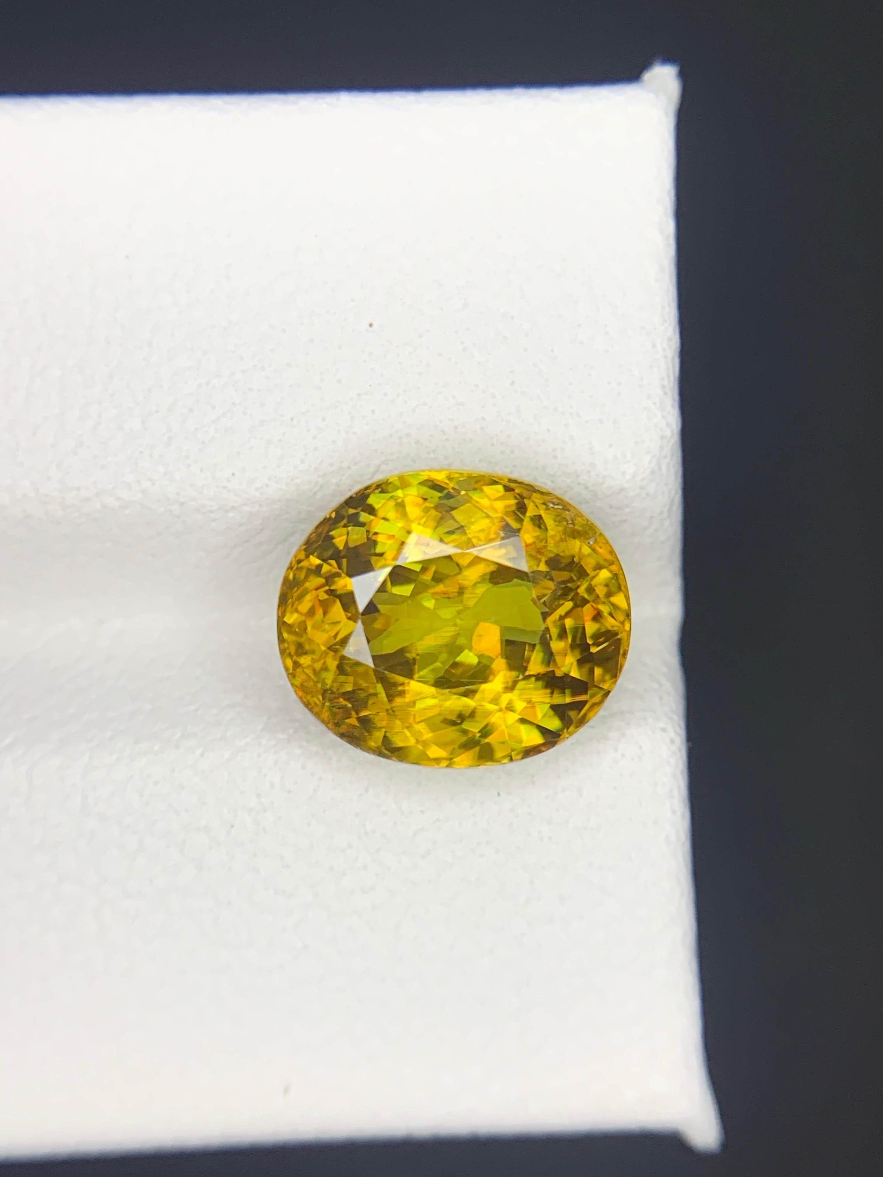 AGA-zertifiziert 5,49 Karat natürlicher loser Feuereffekt Sphen / Titanit im Angebot 4